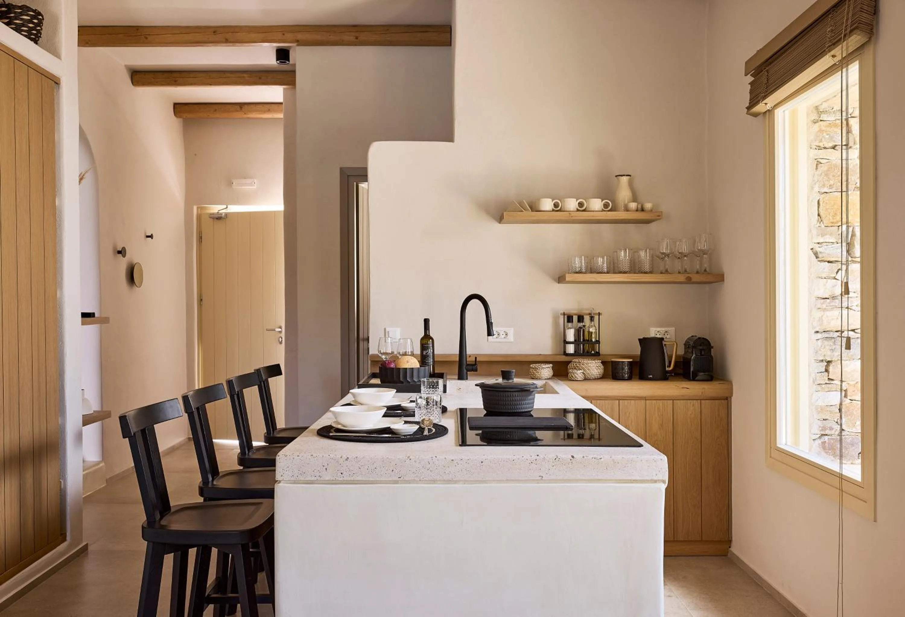 Coffee/tea facilities in Apsila Pool Suites