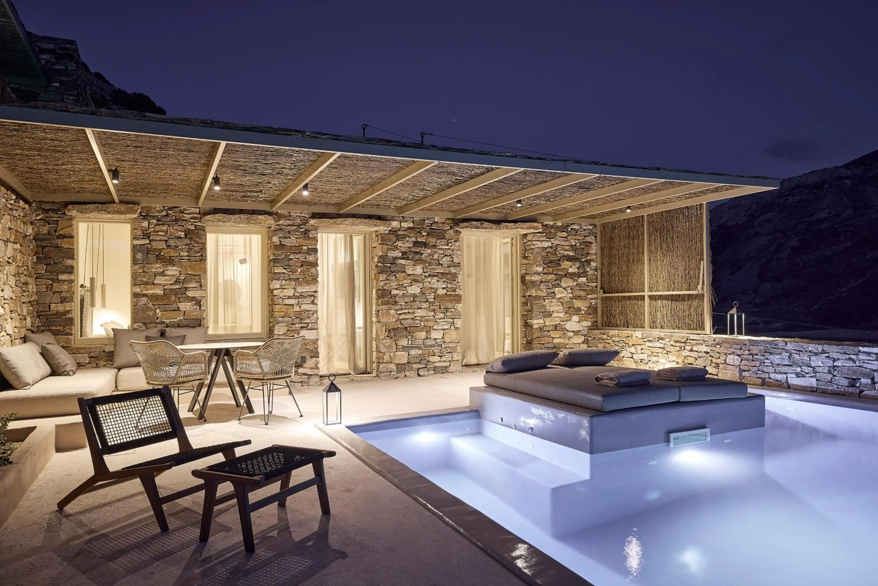 Night in Apsila Pool Suites