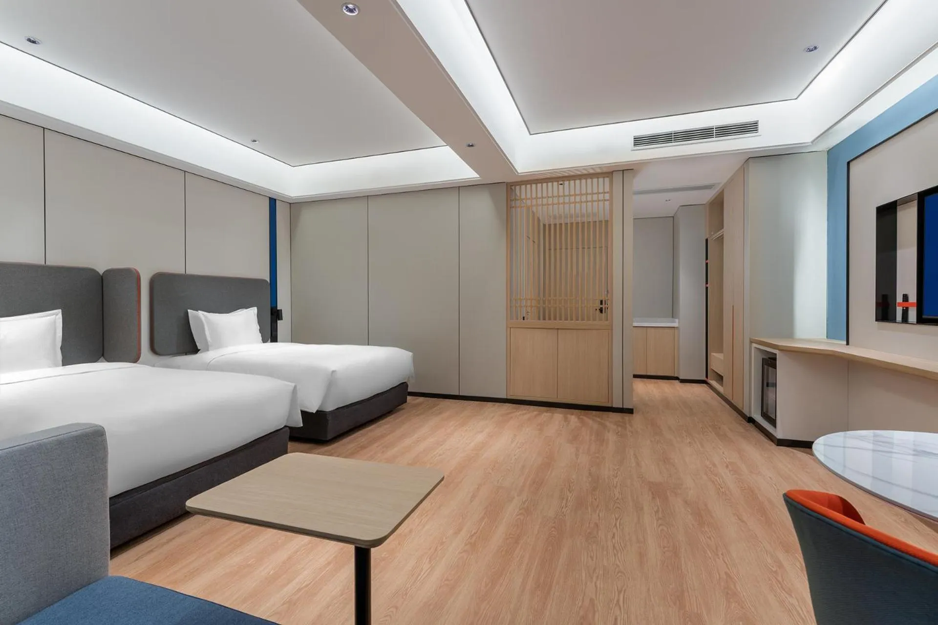 Bed in Holiday Inn Express Qingdao Northern West Coast by IHG