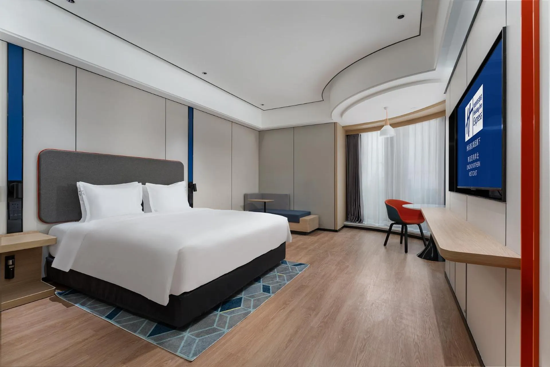Bed in Holiday Inn Express Qingdao Northern West Coast by IHG