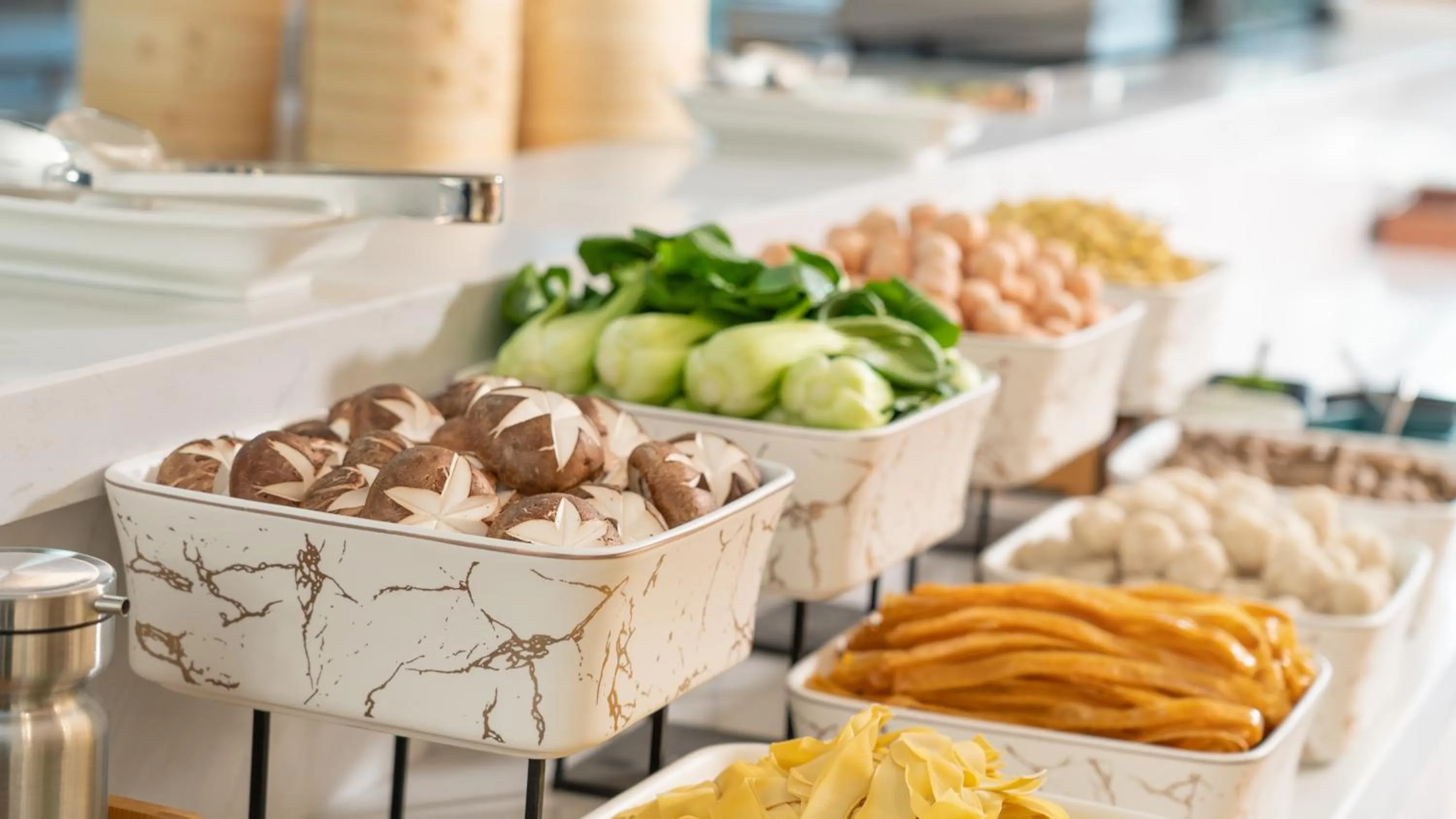 Restaurant/places to eat in Holiday Inn Express Qingdao Northern West Coast by IHG