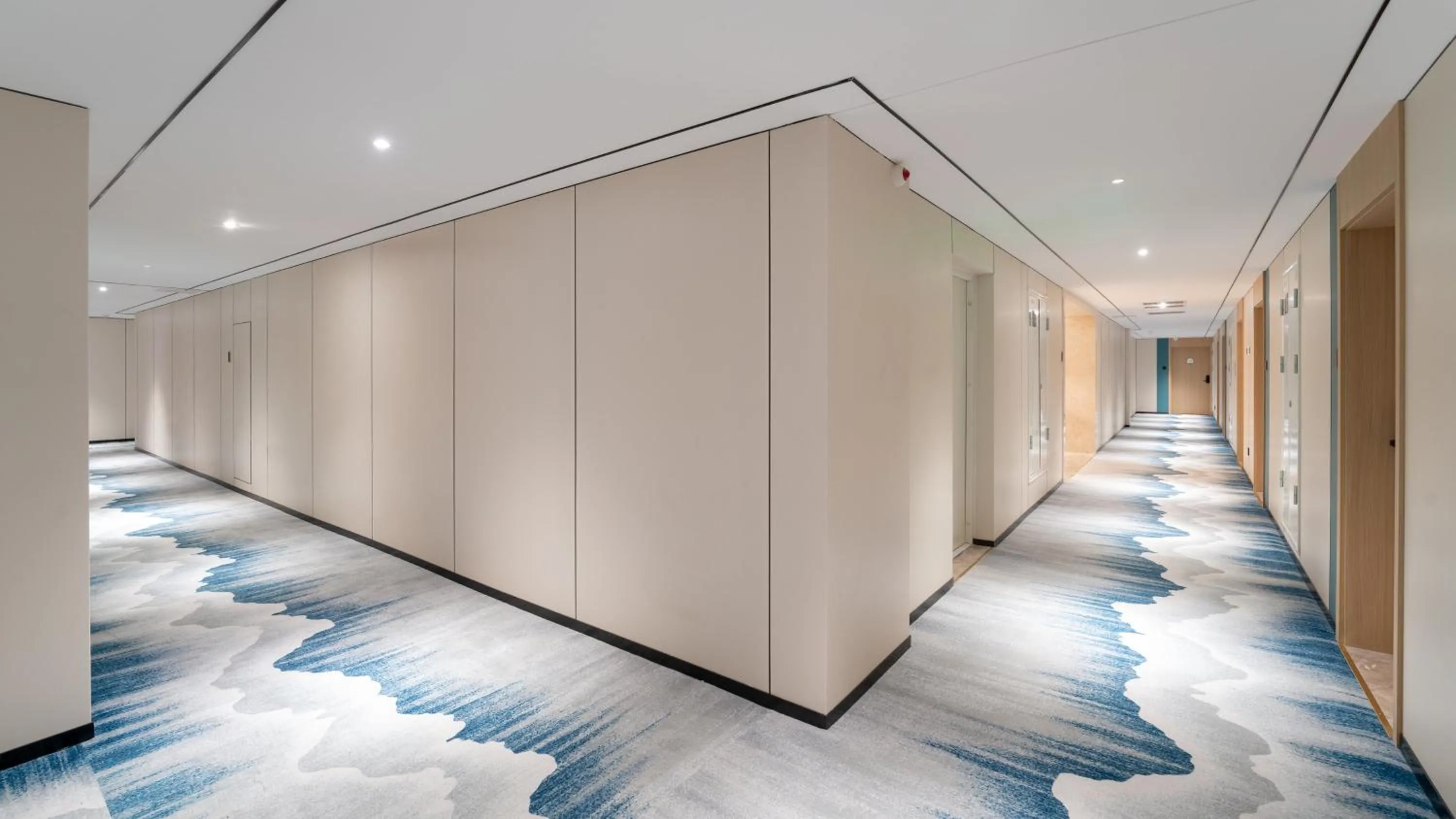 Lobby or reception in Holiday Inn Express Qingdao Northern West Coast by IHG