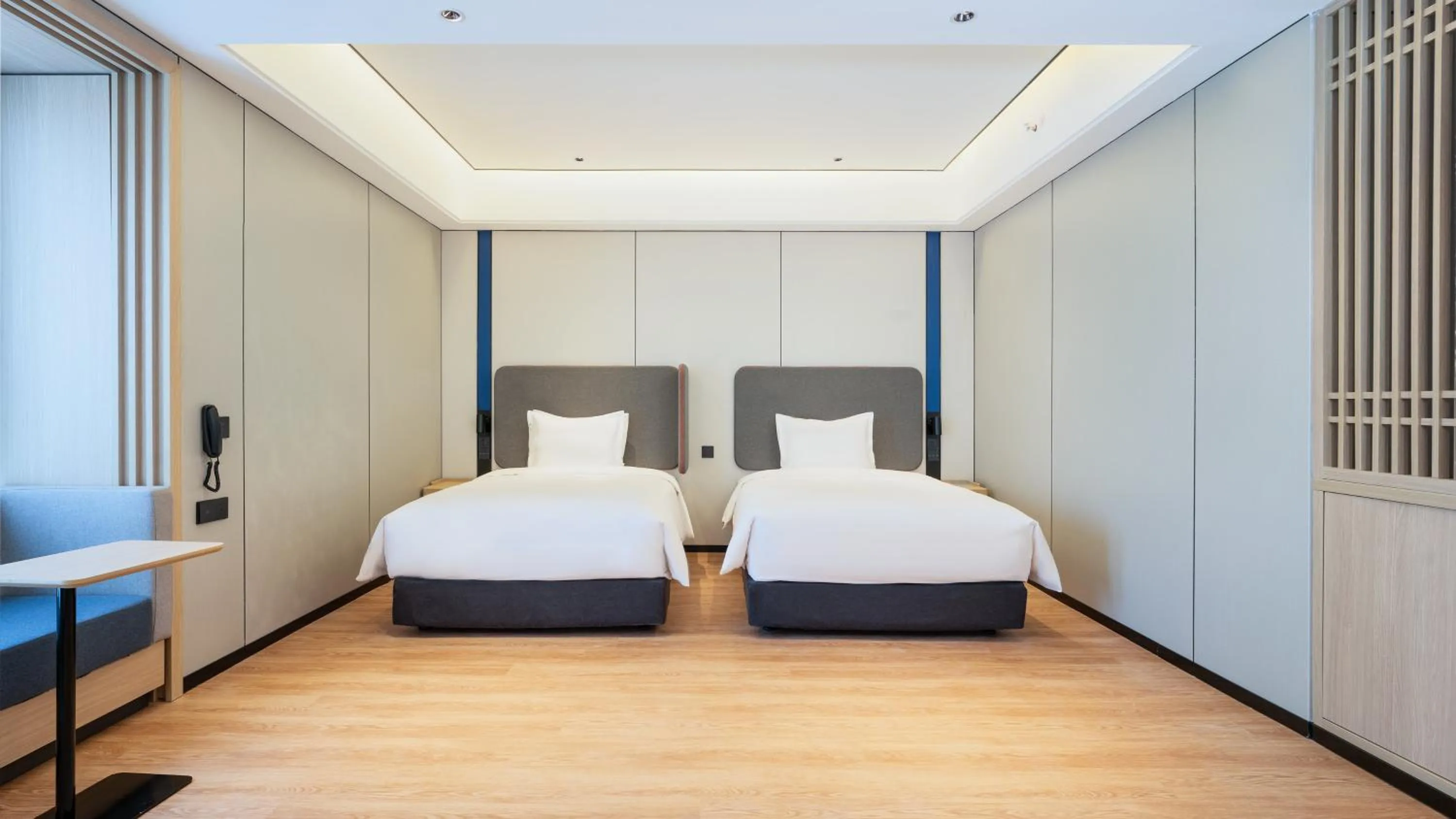 Photo of the whole room, Bed in Holiday Inn Express Qingdao Northern West Coast by IHG