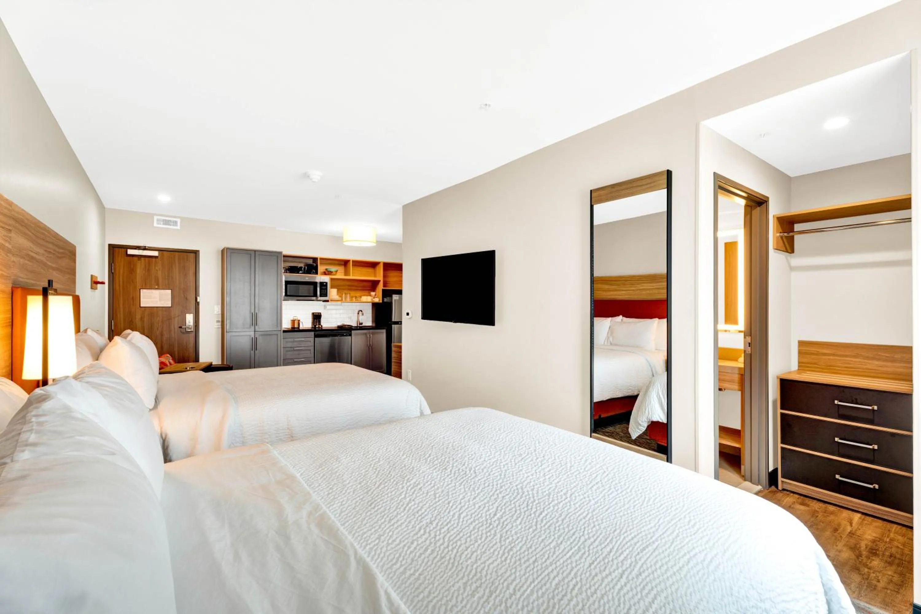 Bed in Candlewood Suites - Detroit - Auburn Hills by IHG