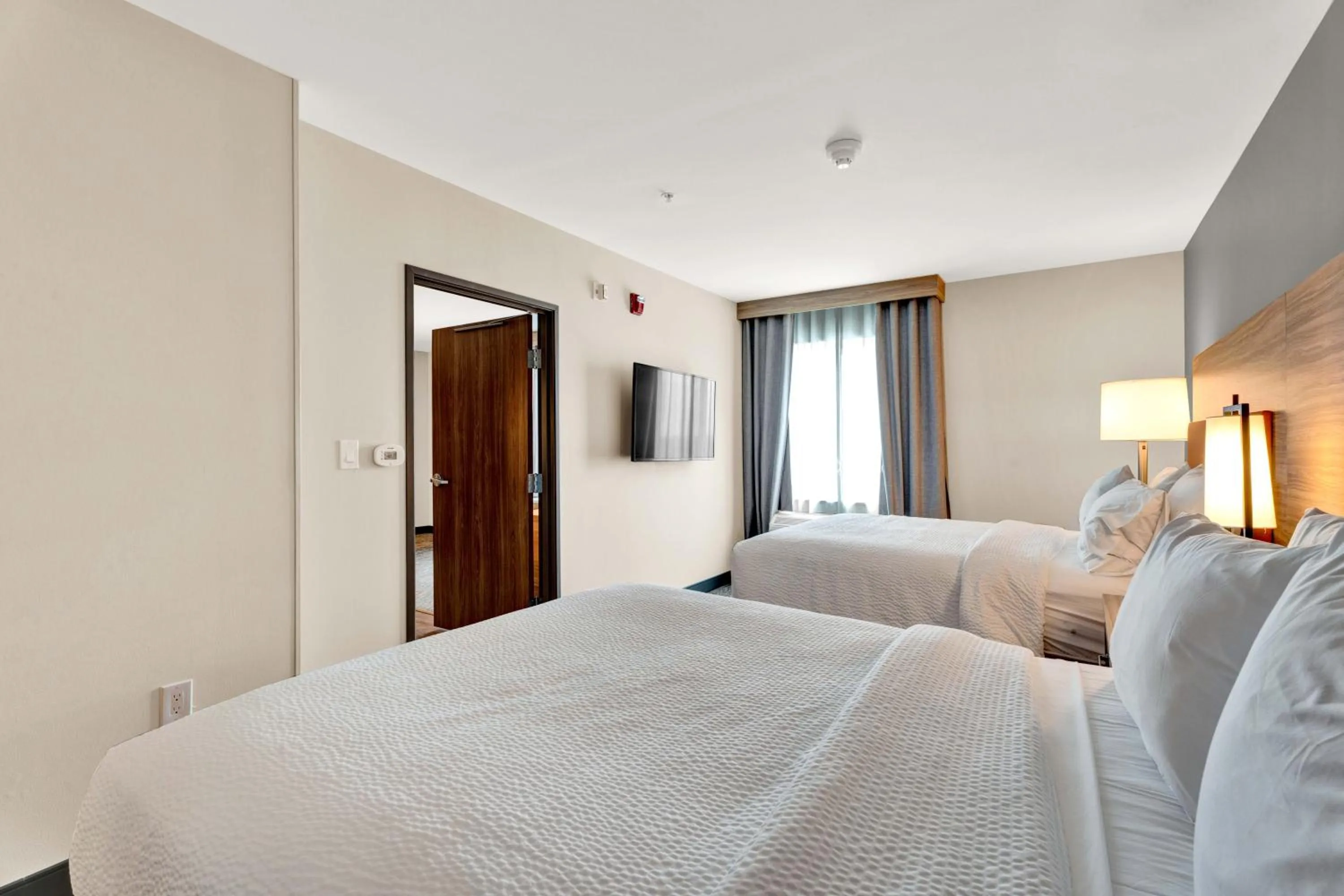 Bed in Candlewood Suites - Detroit - Auburn Hills by IHG