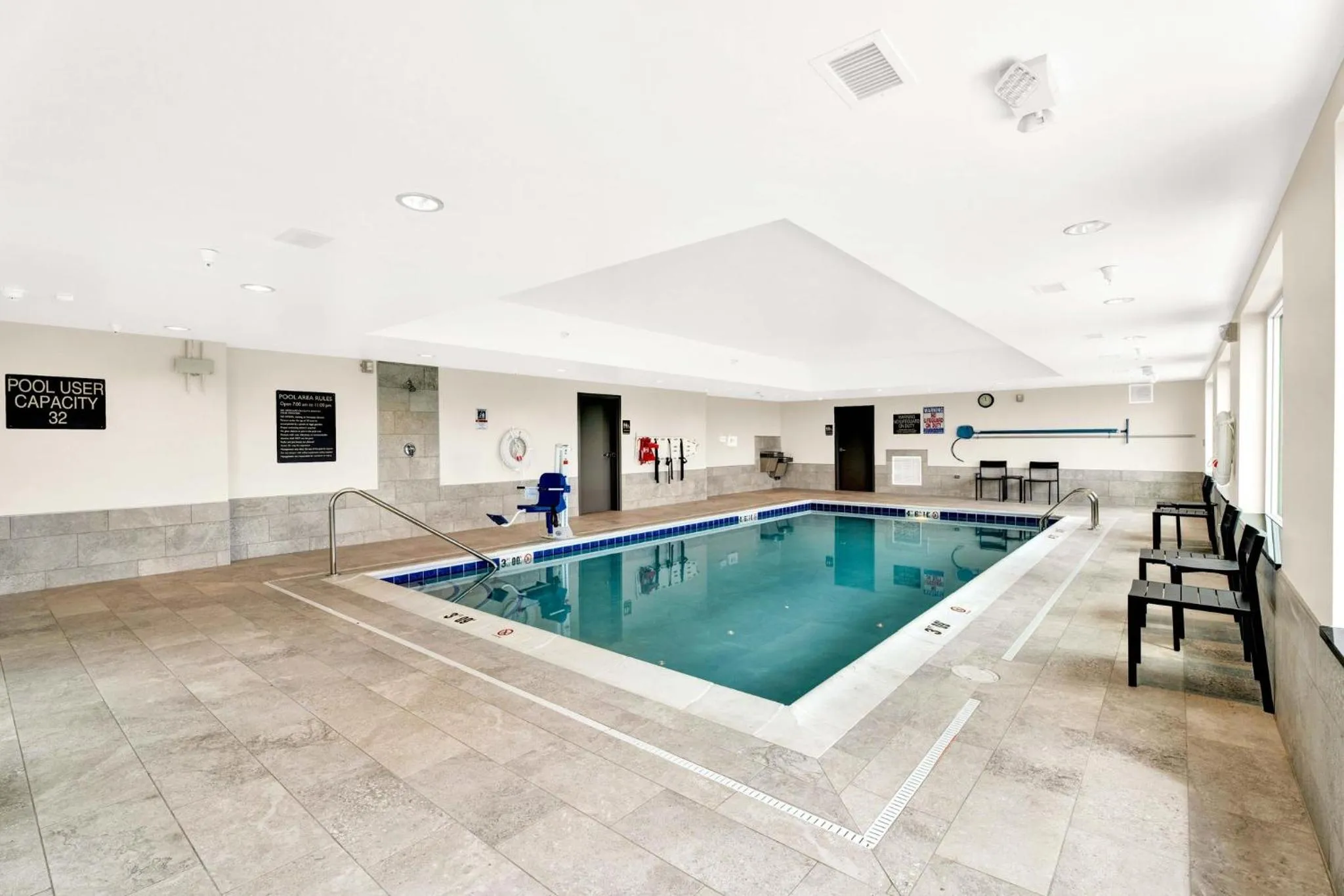 Swimming pool in Candlewood Suites - Detroit - Auburn Hills by IHG