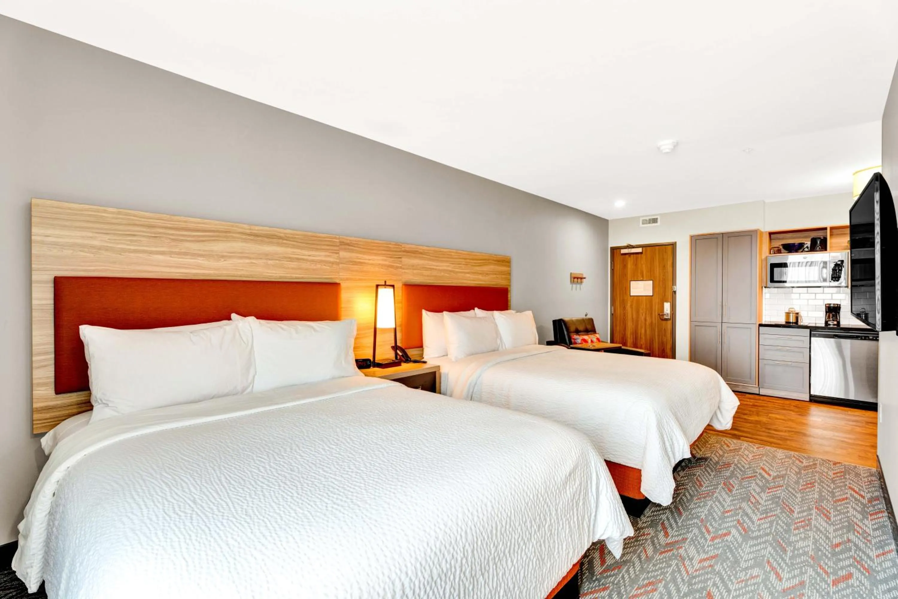 Bed in Candlewood Suites - Detroit - Auburn Hills by IHG