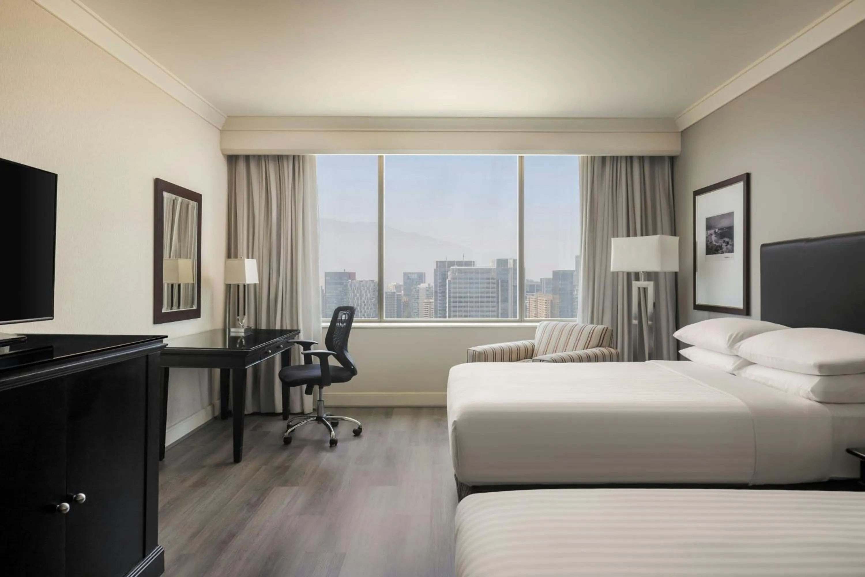 Photo of the whole room, Bed in Santiago Marriott Hotel