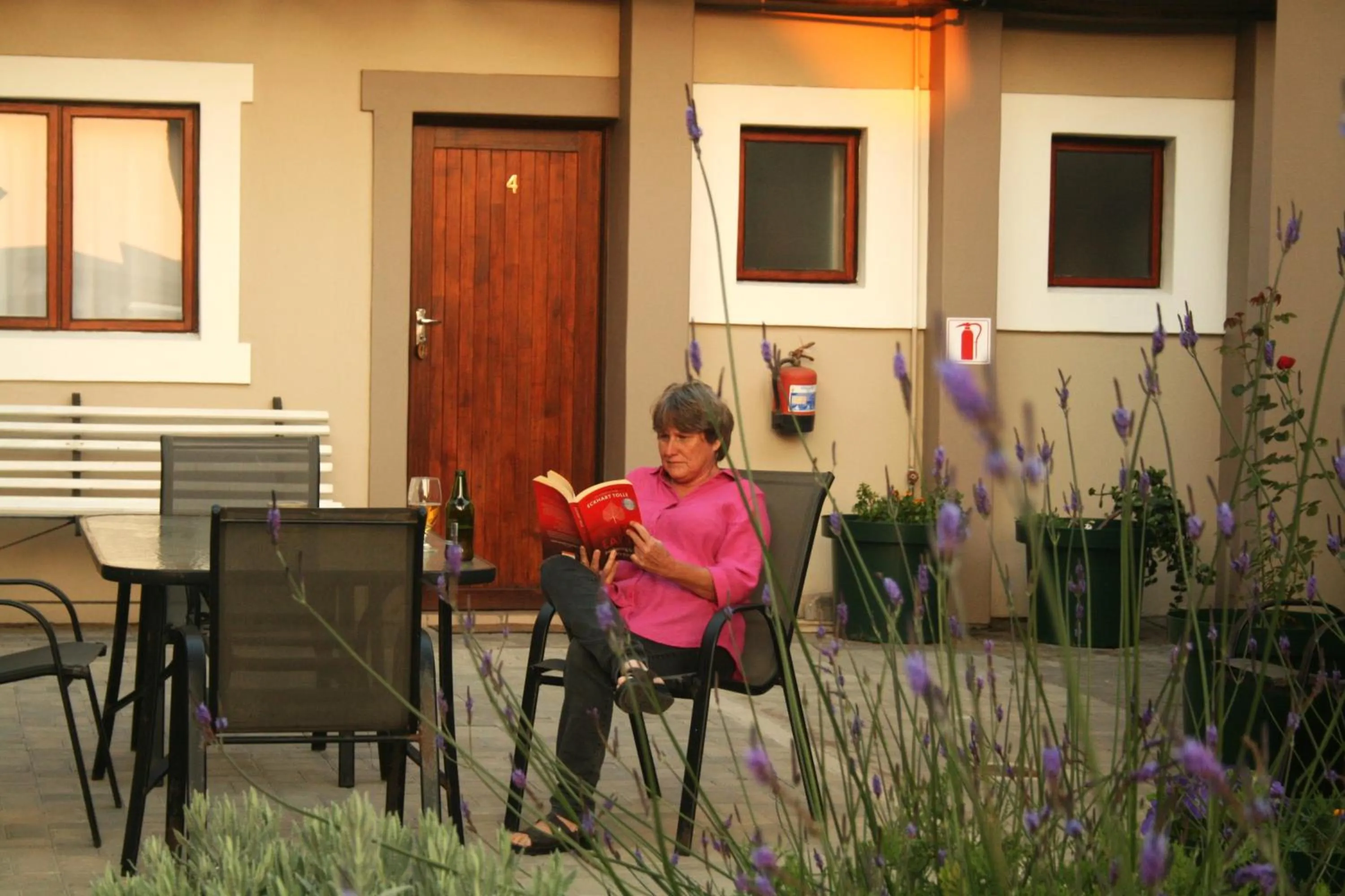 Seating area in The Residence at Villa Wiese