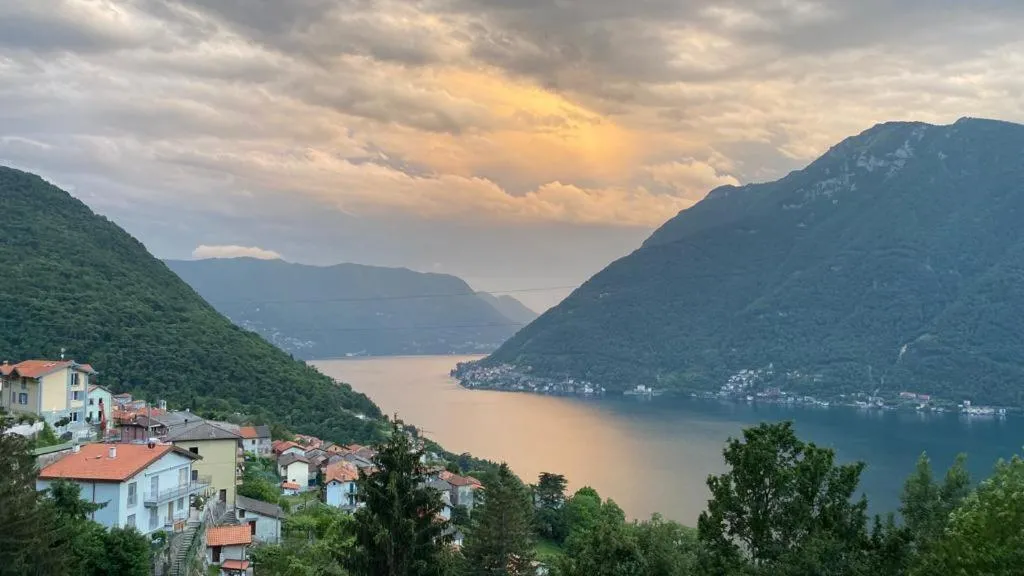 Day in Art Vista Lake Como
