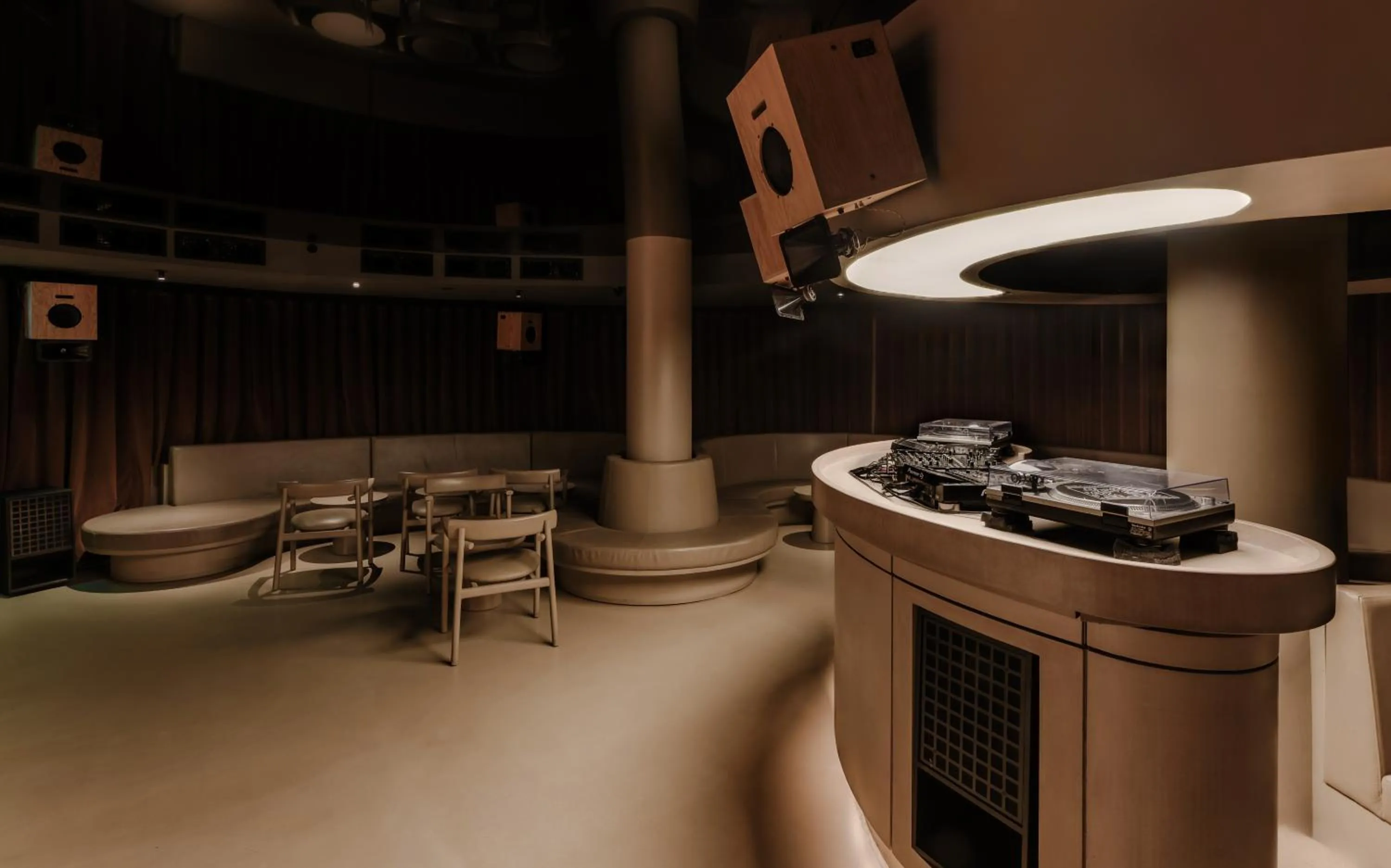 Nightclub / DJ in Volga, Member of Preferred Hotels & Resorts