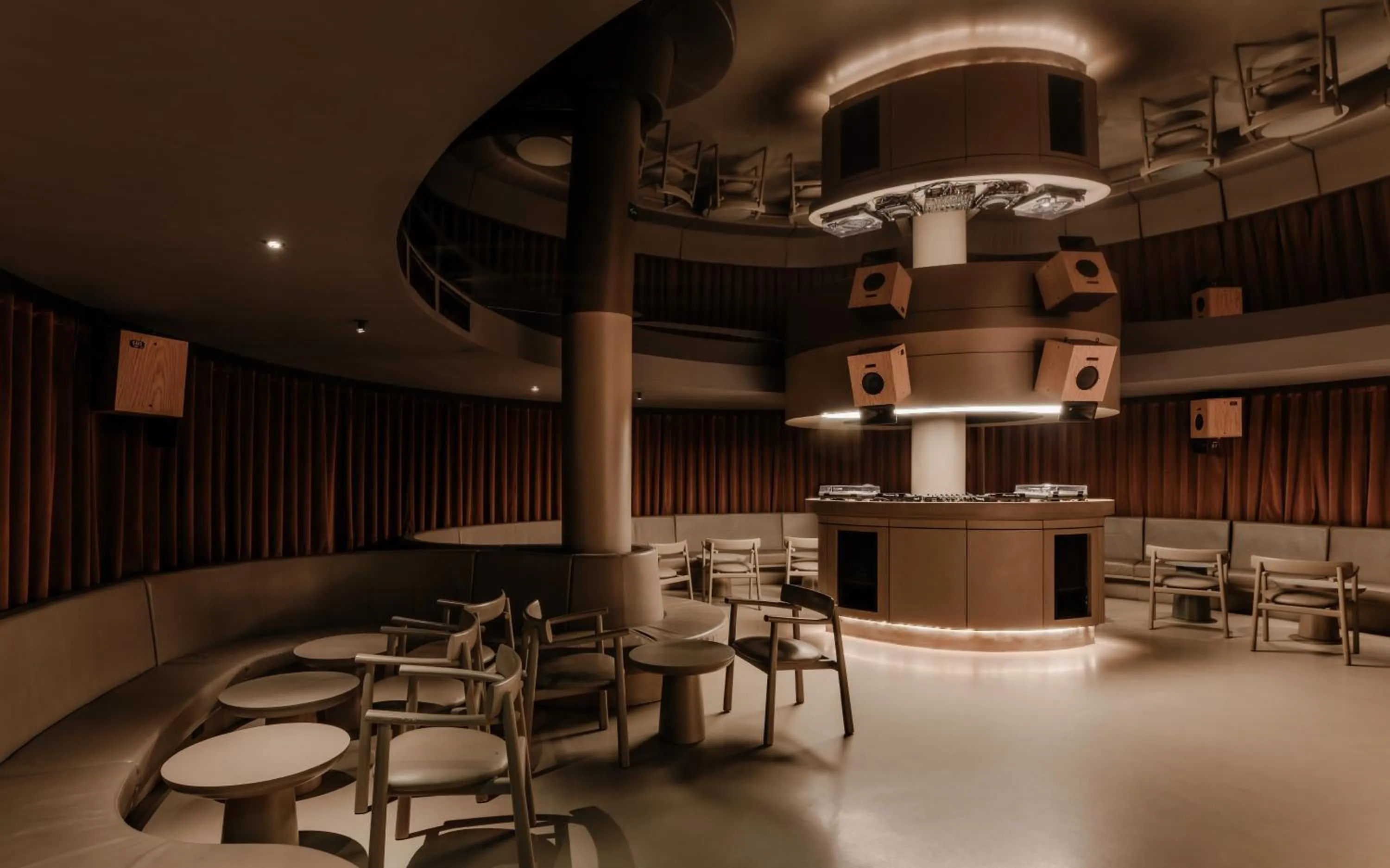 Nightclub / DJ in Volga, Member of Preferred Hotels & Resorts