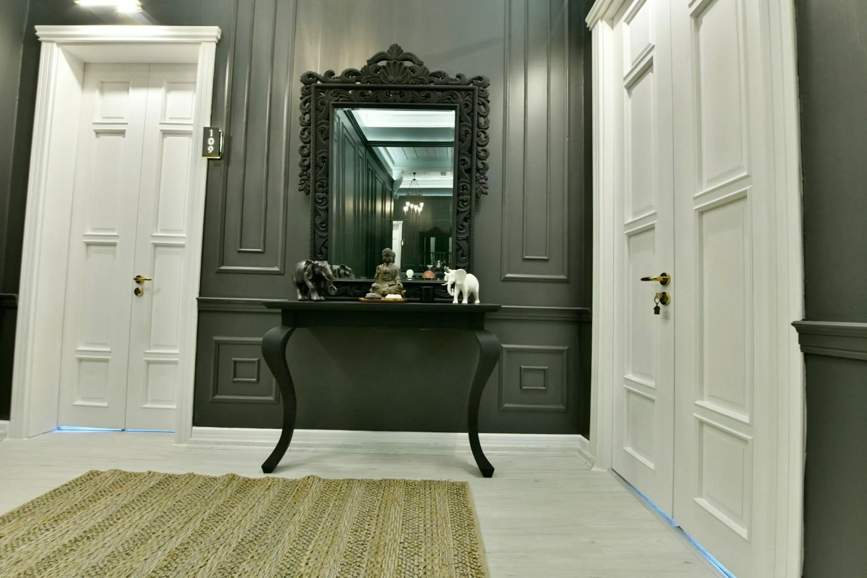 Property building in Siyah Lale Cunda 1841