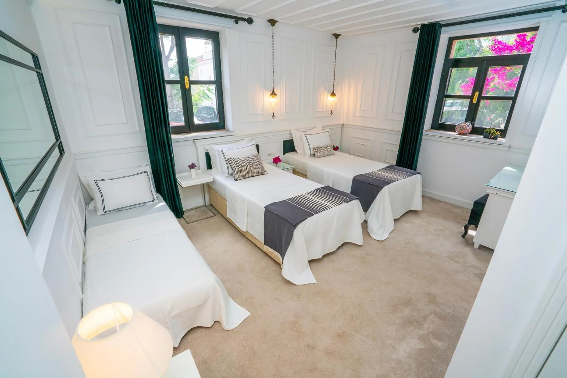 Bed in Siyah Lale Cunda 1841