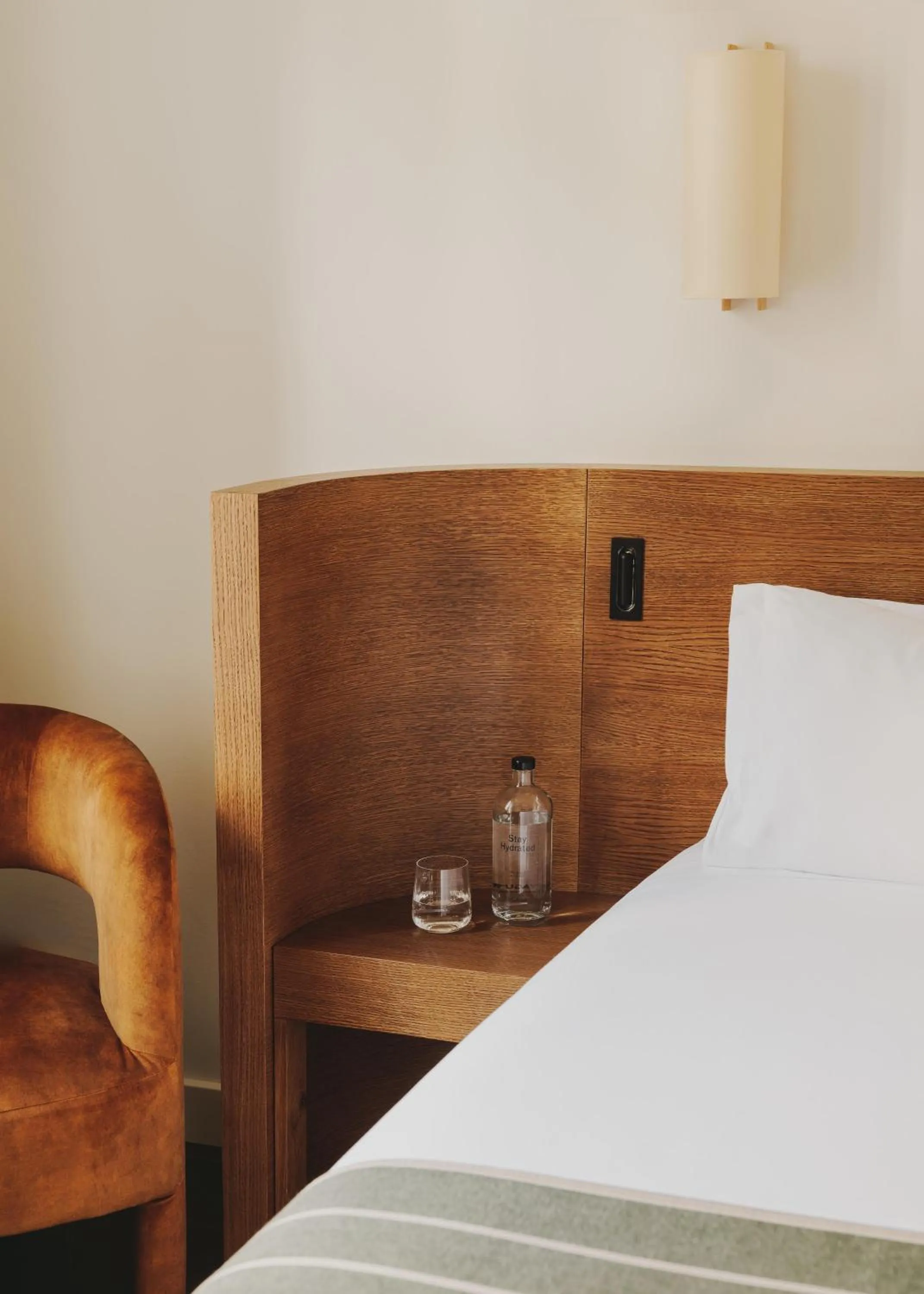 Photo of the whole room, Bed in Hotel Regina Barcelona