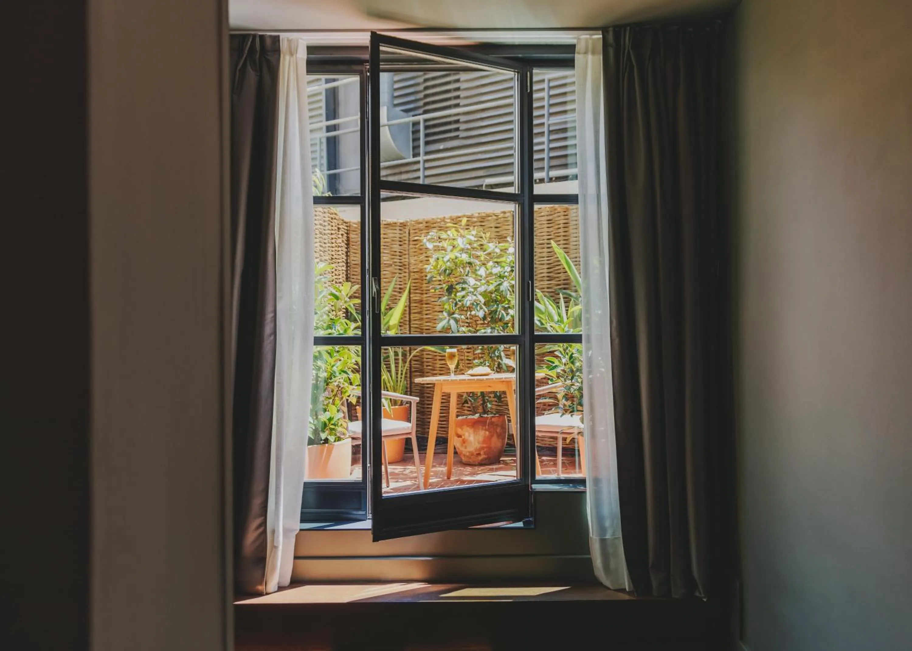 Photo of the whole room in Hotel Regina Barcelona