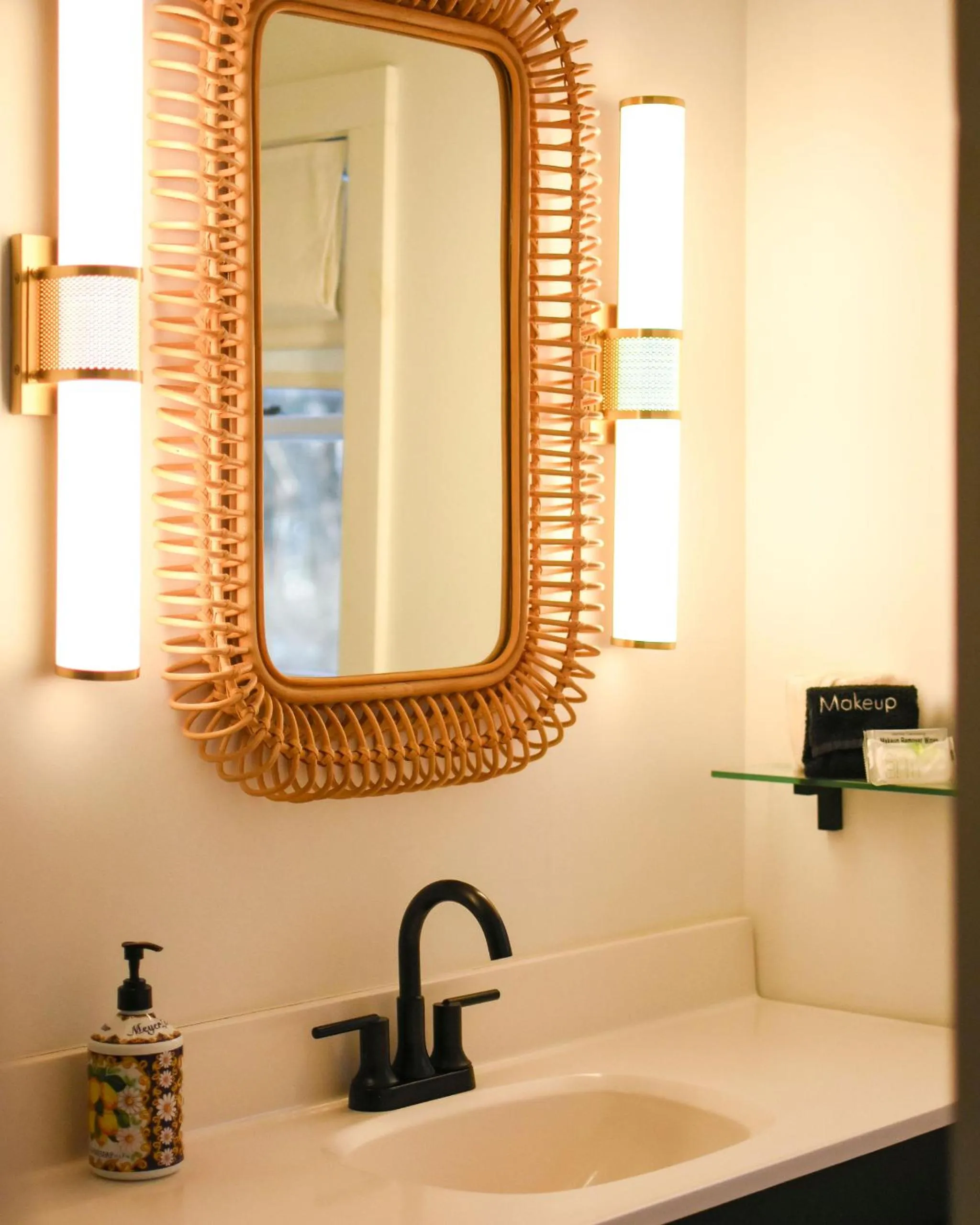 Bathroom in Launchpoint Lodge