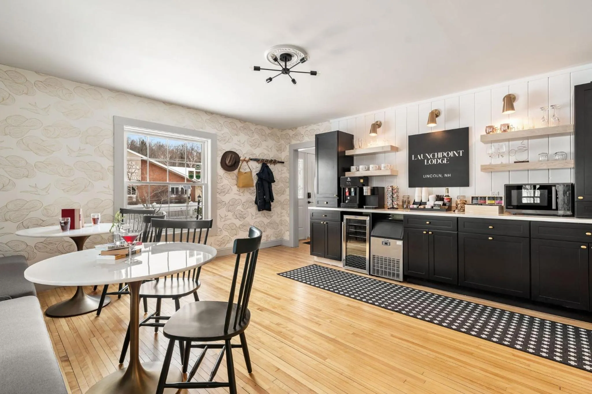 Dining area in Launchpoint Lodge