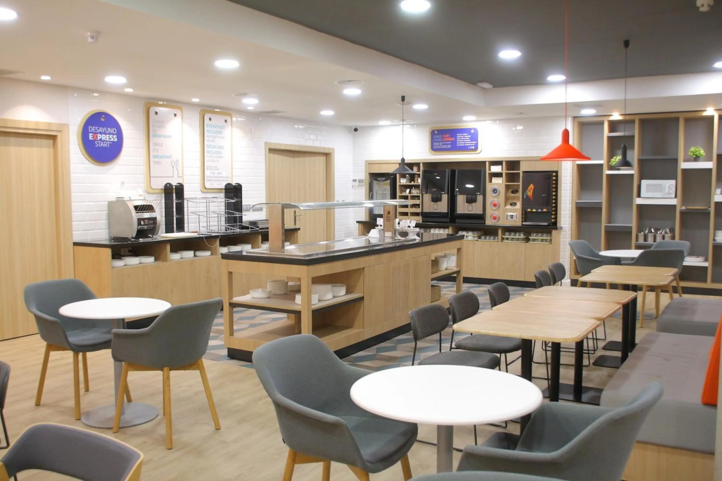 Breakfast in Holiday Inn Express San Sebastian de los Reyes by IHG