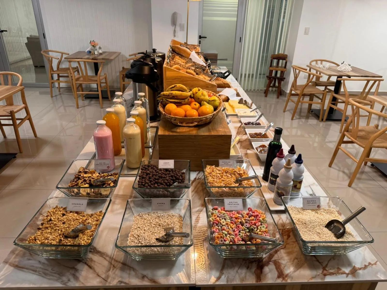 Buffet breakfast in HOMEFULL Apartamentos