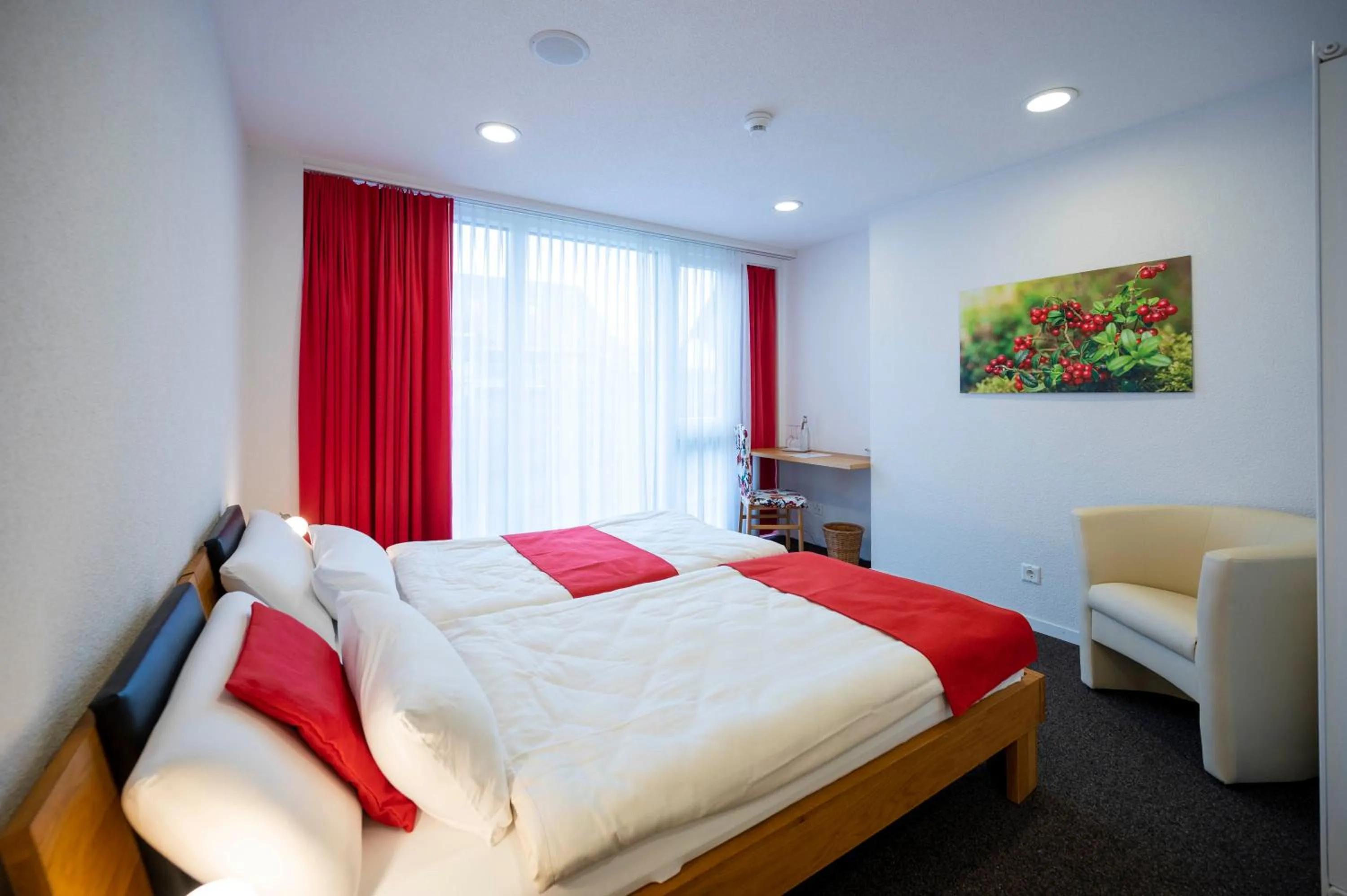 Photo of the whole room, Bed in Hotel Ochsen Rapperswil/BE