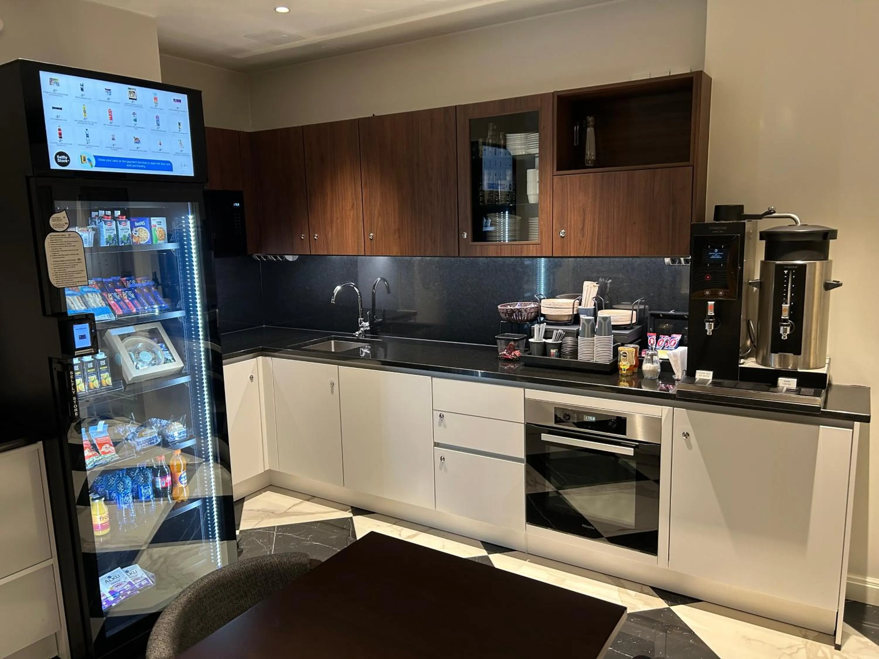 Restaurant/places to eat in Hotel Bastian