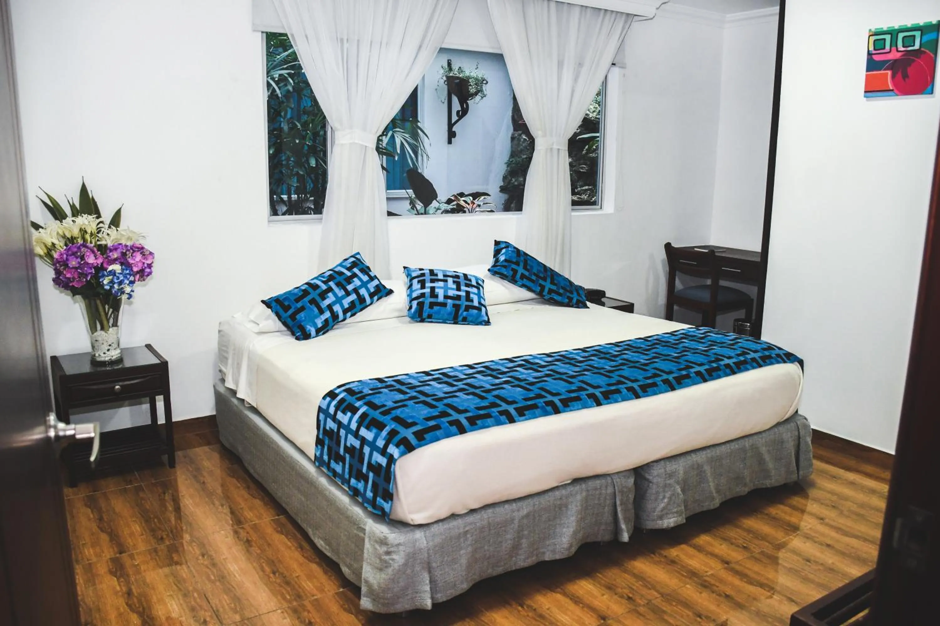 Deluxe King Room in Hotel Kamani Florencia