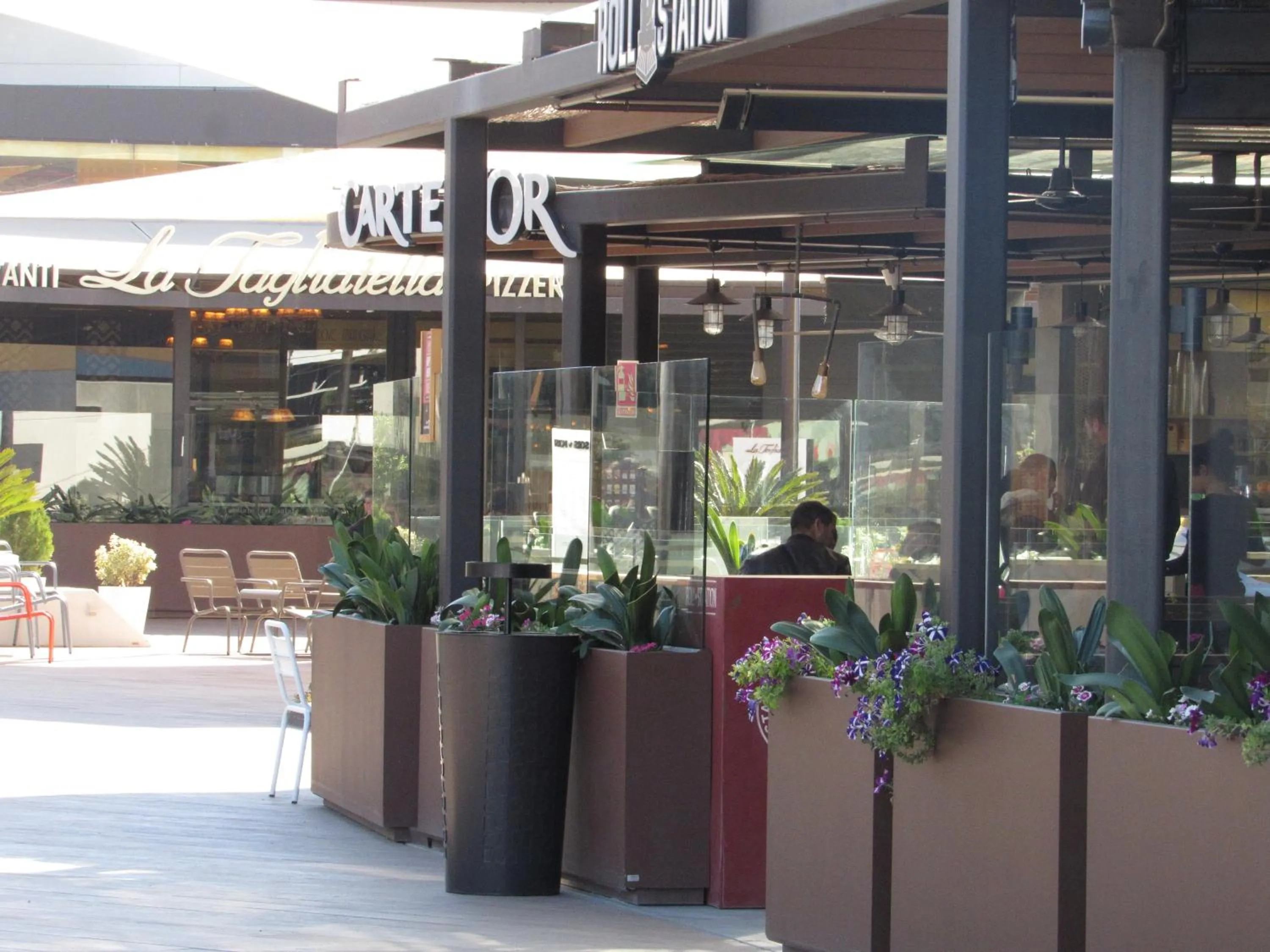 Meals in Holiday Inn Express Valencia Bonaire by IHG