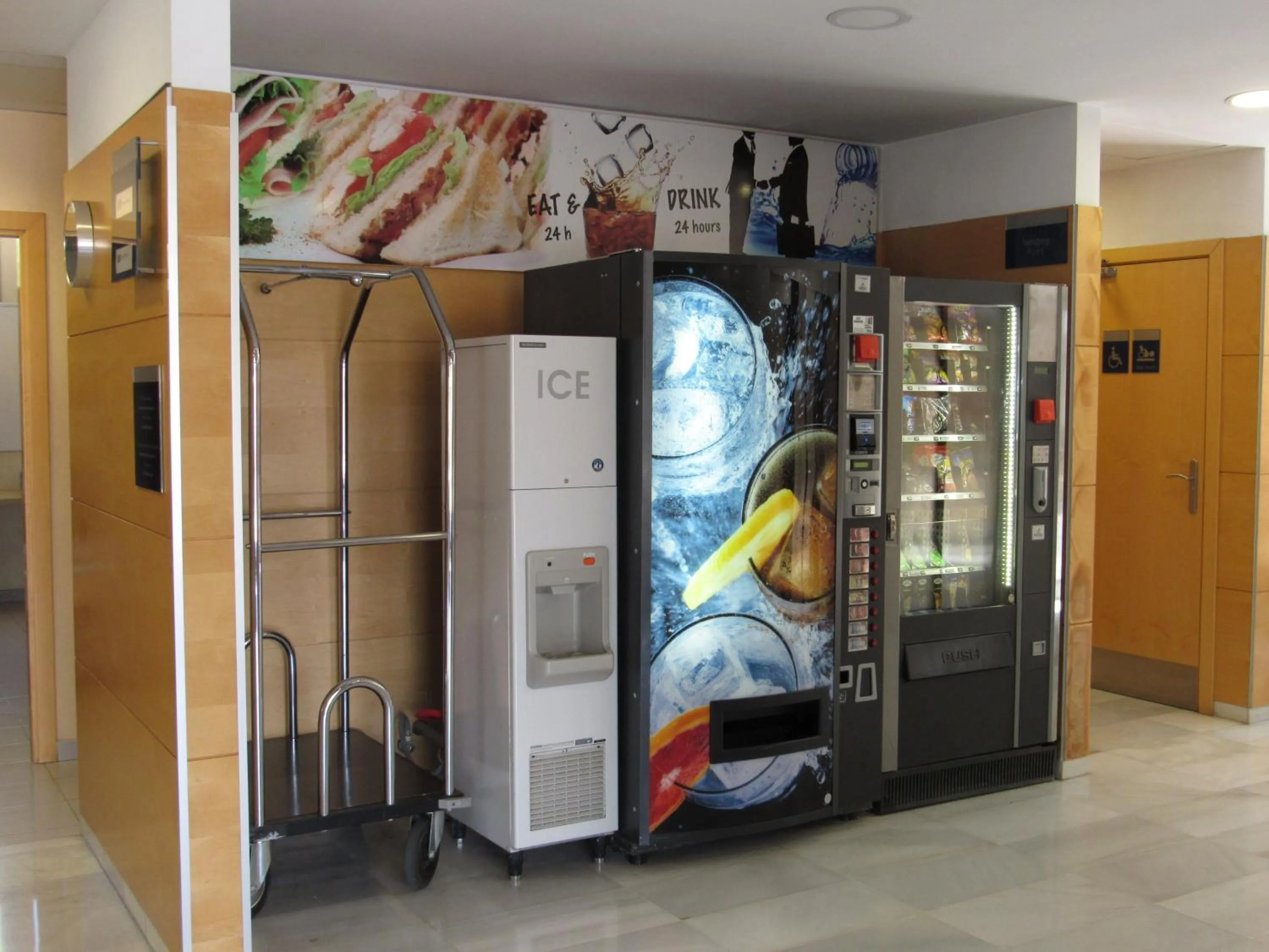 Lobby or reception in Holiday Inn Express Valencia Bonaire by IHG