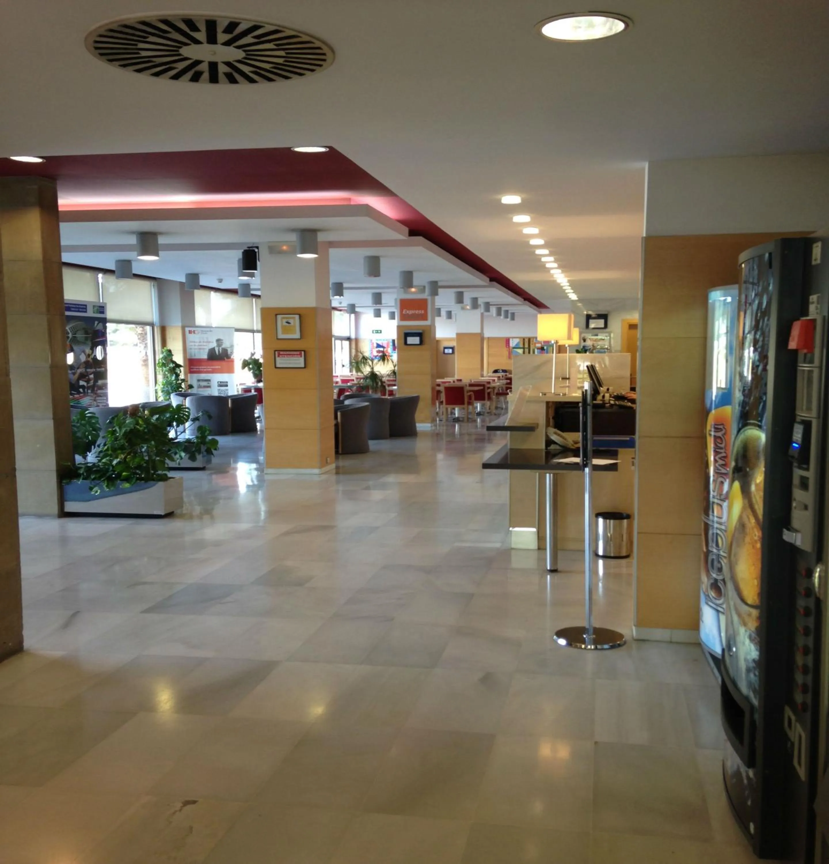 Lobby or reception in Holiday Inn Express Valencia Bonaire by IHG