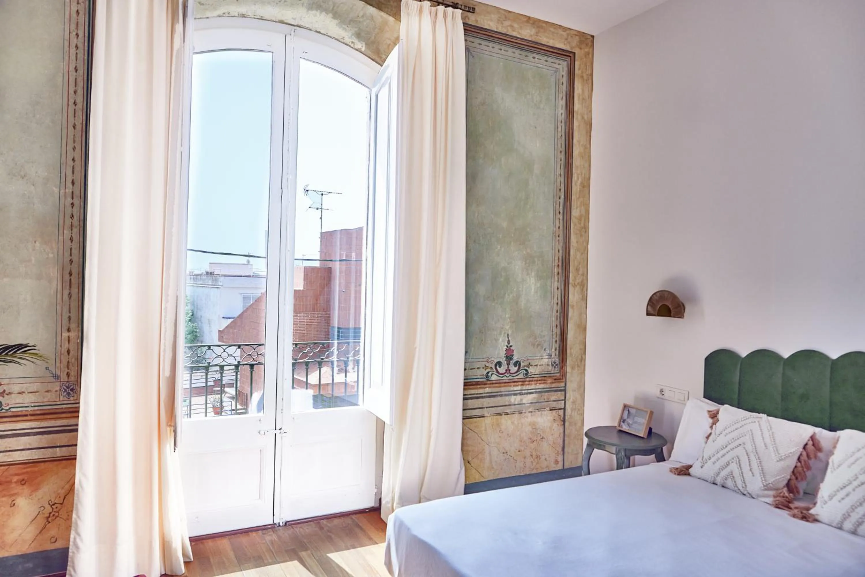 Photo of the whole room, Bed in Hotel Palou 1874