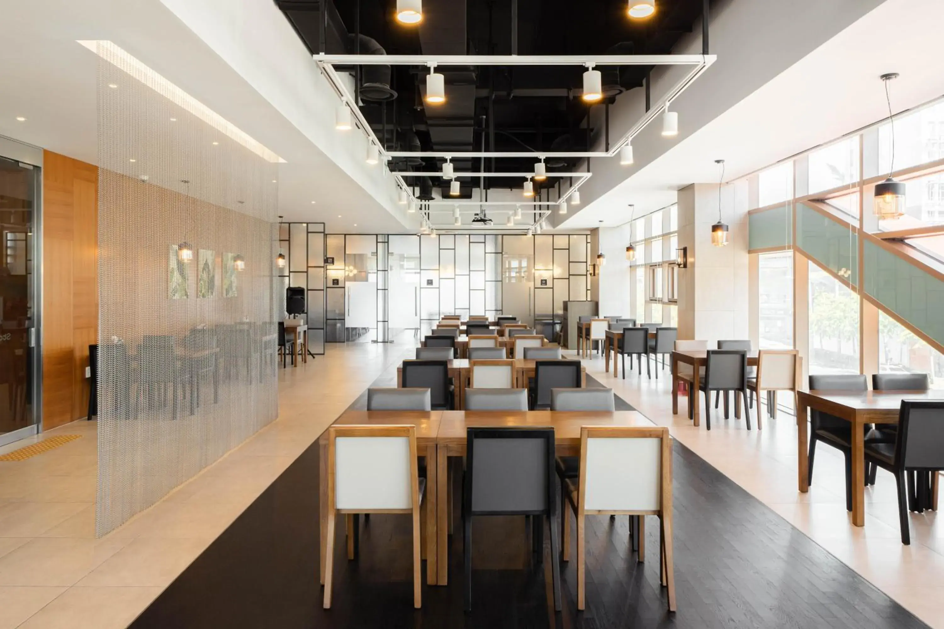 Restaurant/places to eat in Staz Hotel Ulsan Restaurant/places to eat in Staz Hotel Ulsan