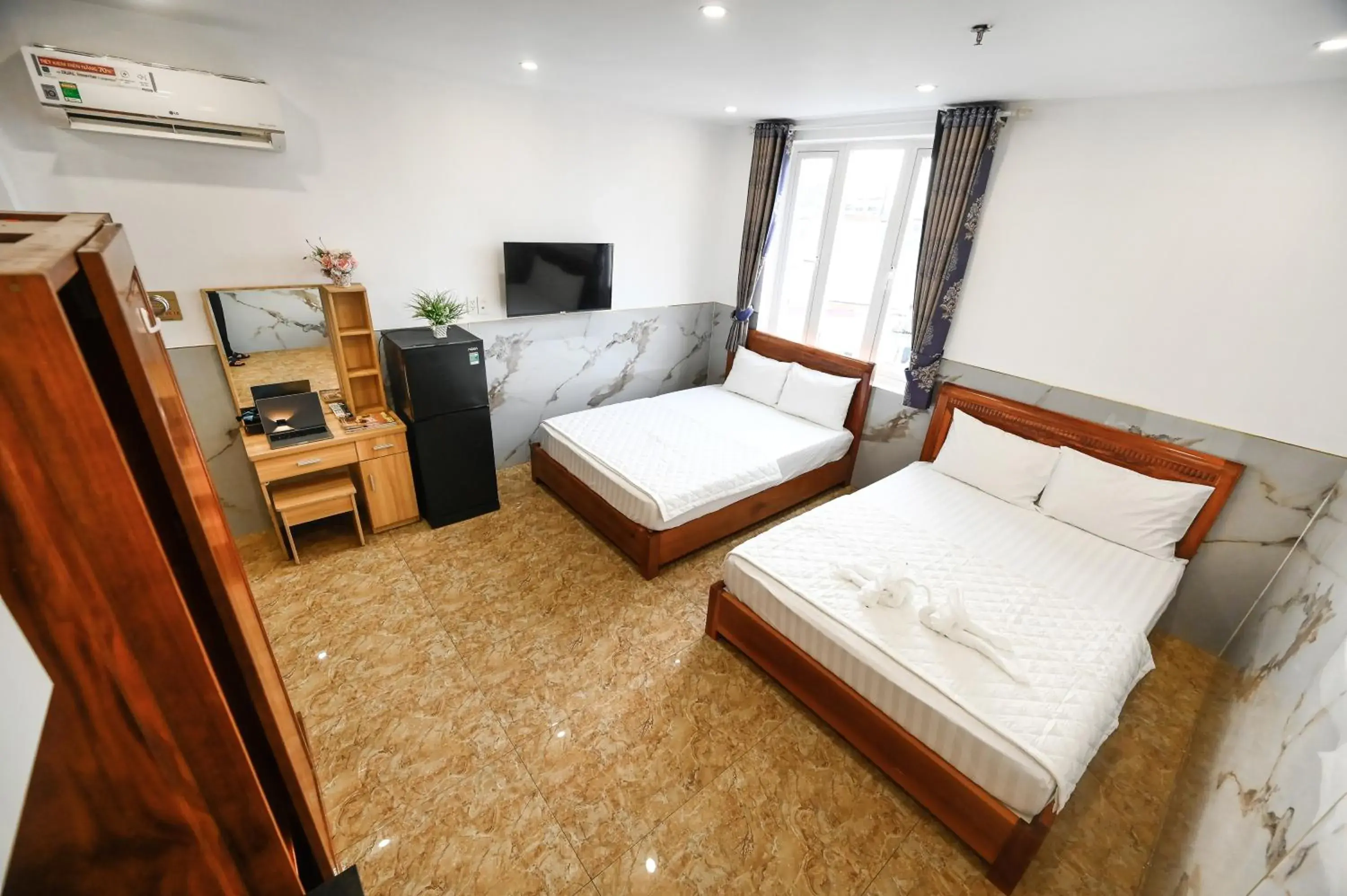 Superior Twin Room in Yoyo Airport Saigon Hotel Superior Twin Room in Yoyo Airport Saigon Hotel