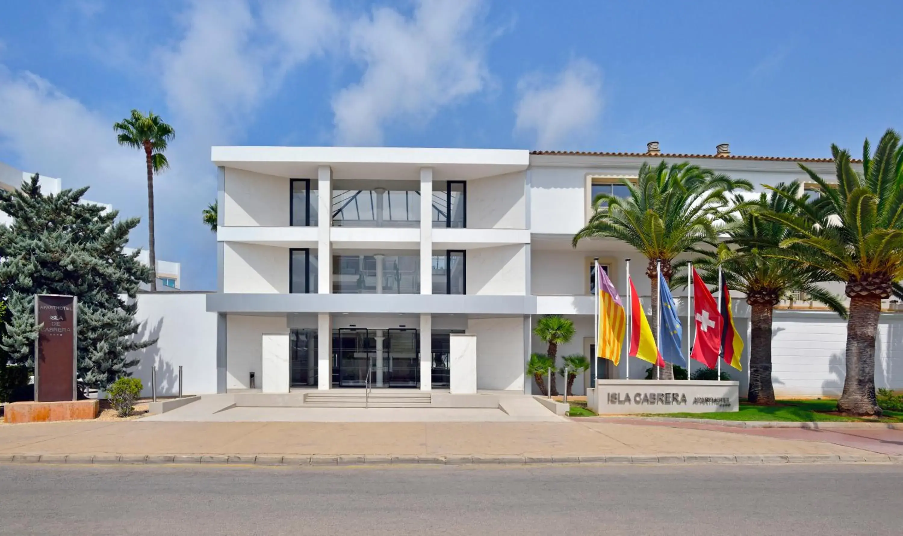 Property building in Aparthotel Isla de Cabrera Property building in Aparthotel Isla de Cabrera