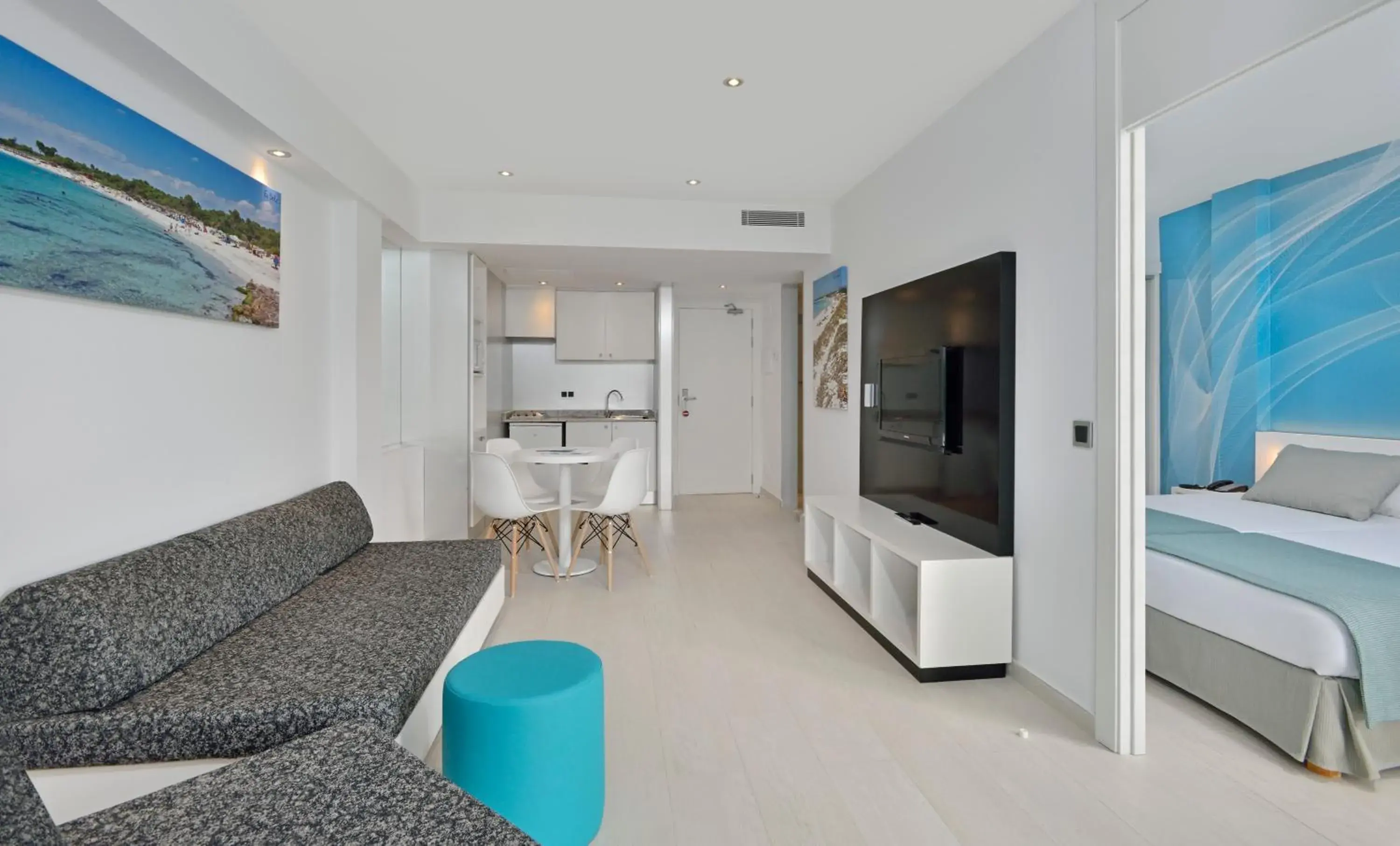 Kitchen or kitchenette, Bed in Aparthotel Isla de Cabrera Kitchen or kitchenette, Bed in Aparthotel Isla de Cabrera