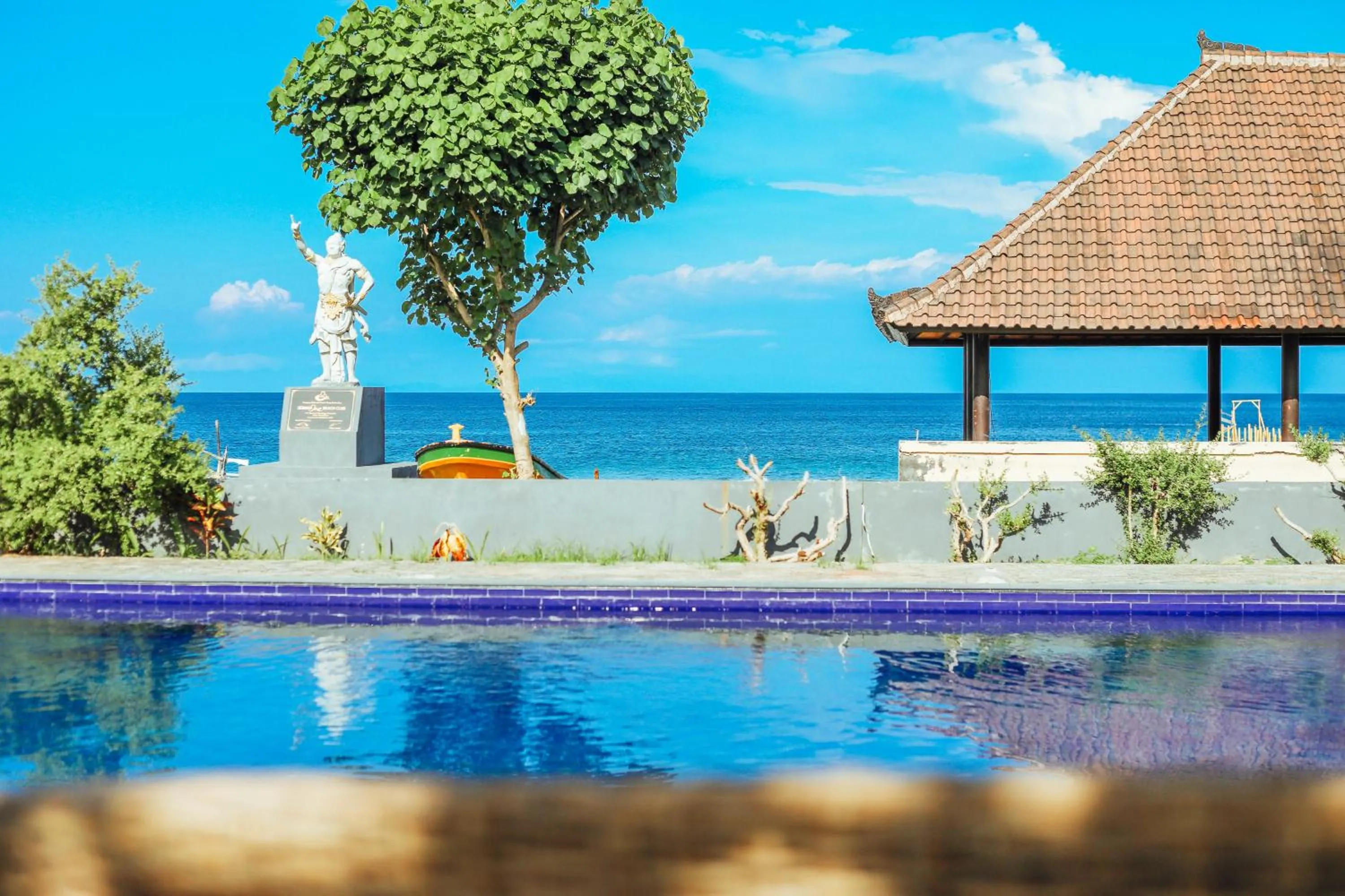 Day in Grand Ball Beach Garden