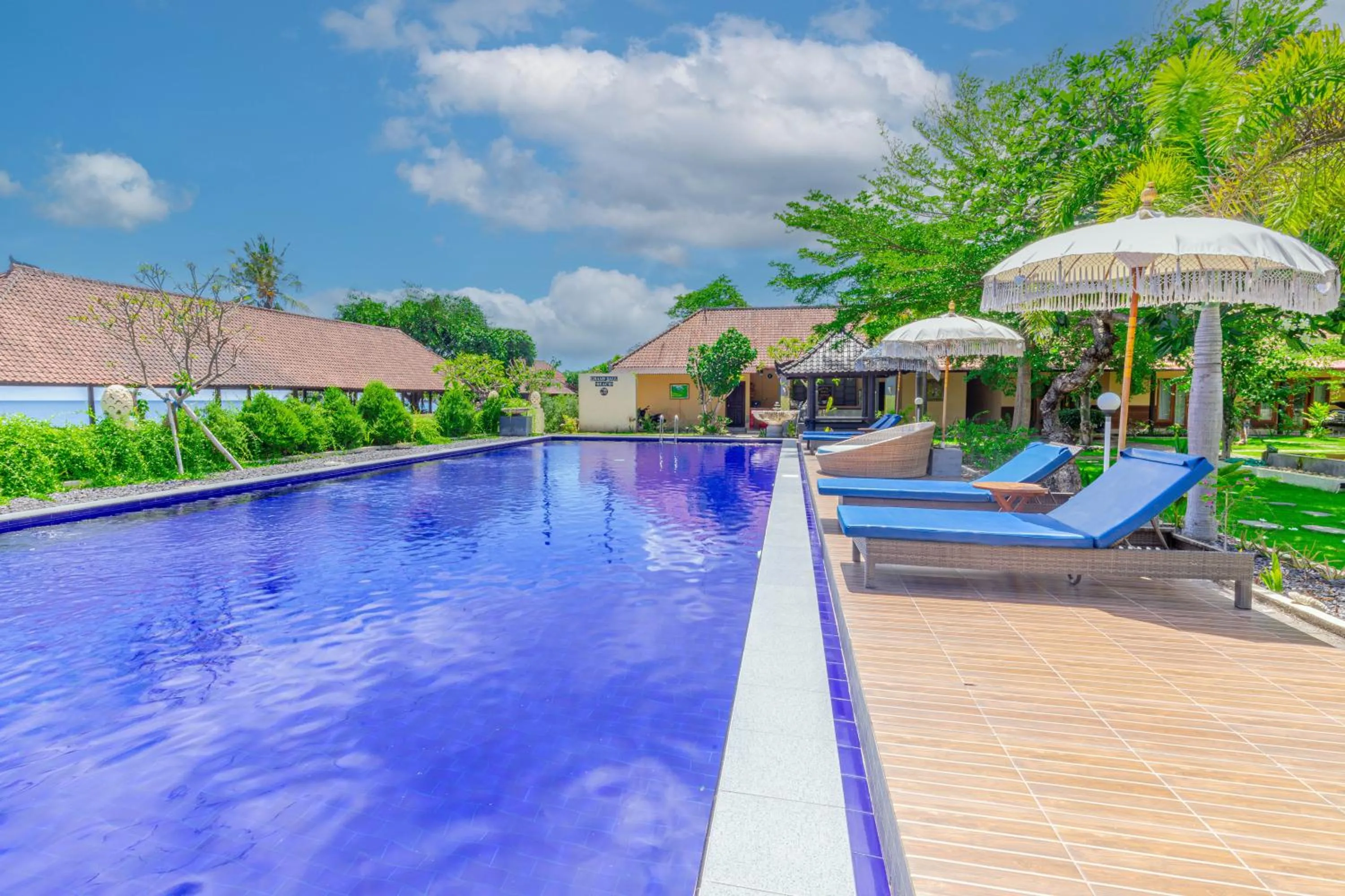 Swimming pool in Grand Ball Beach Garden