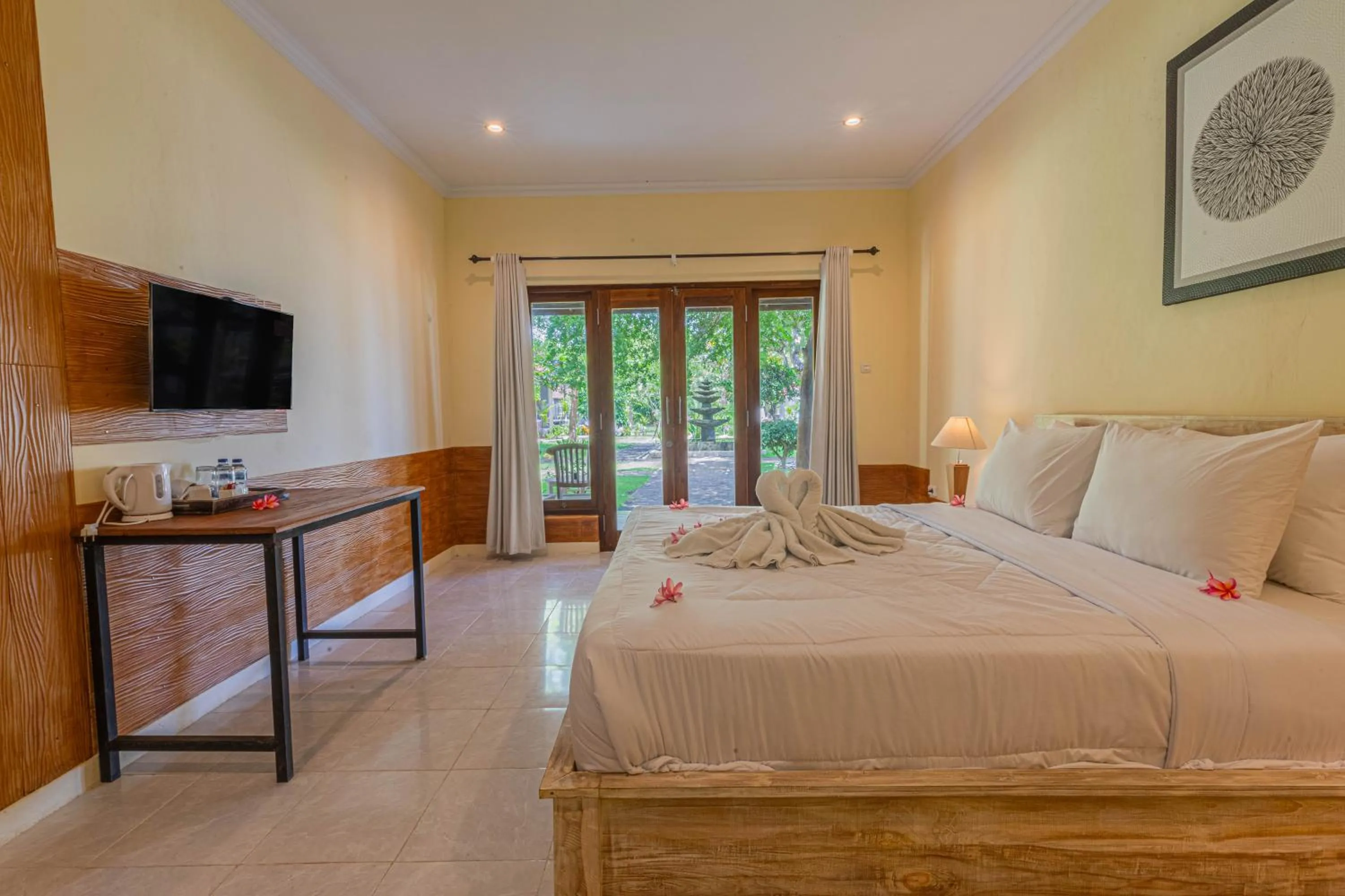 Photo of the whole room, Bed in Grand Ball Beach Garden