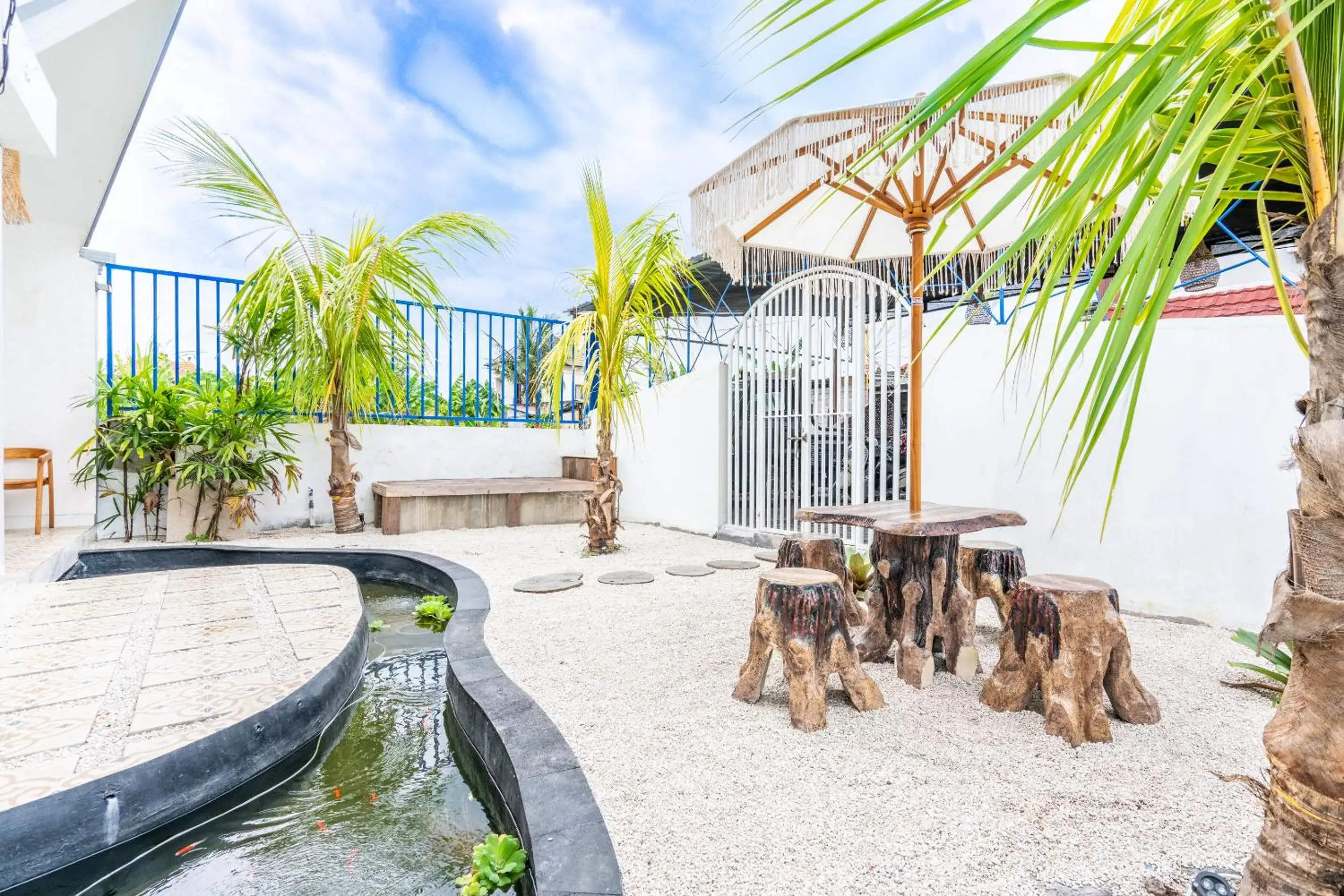 Property building in Anny Guesthouse by ecommerceloka Property building in Anny Guesthouse by ecommerceloka