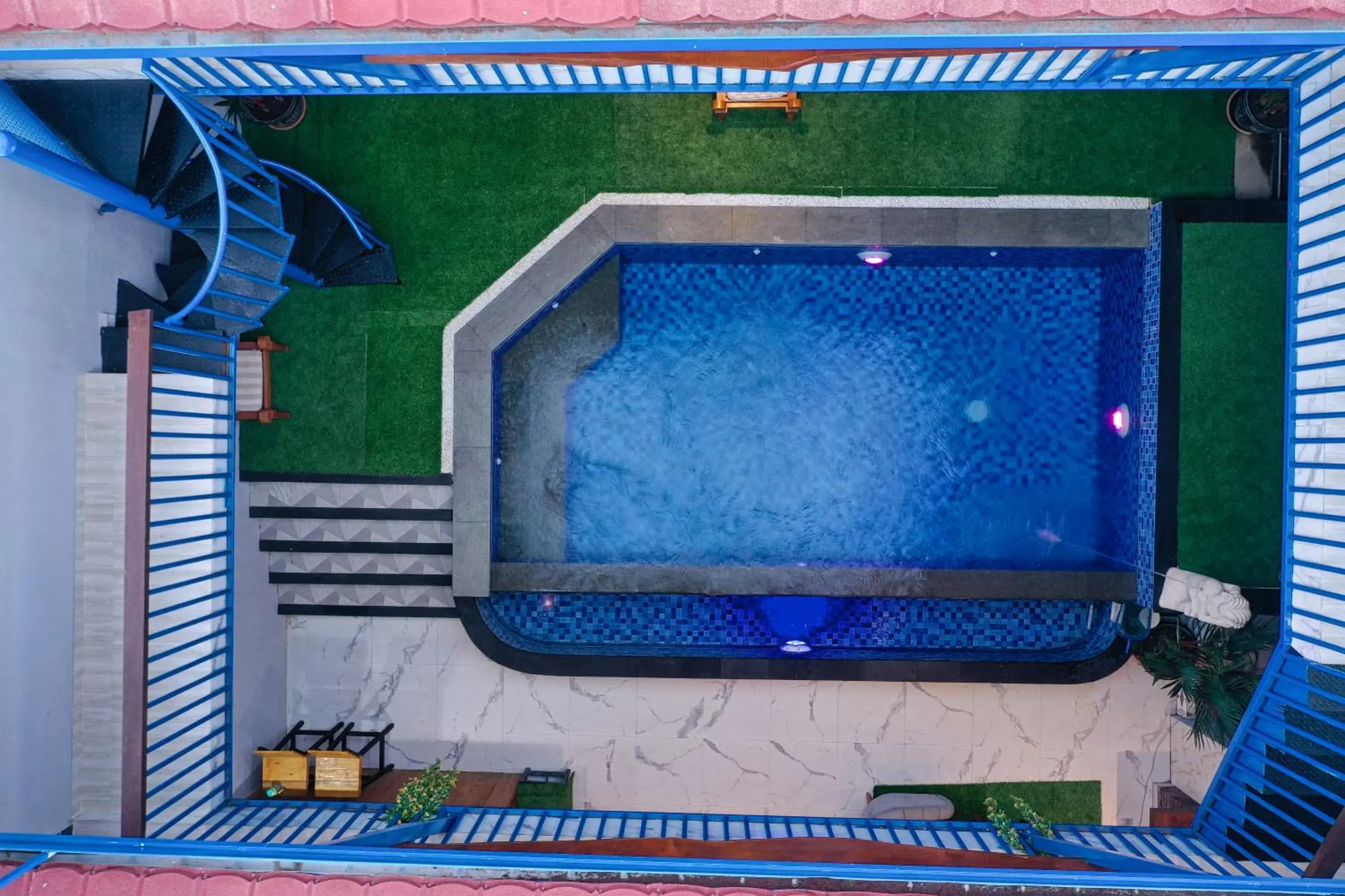 Swimming pool in Anny Guesthouse by ecommerceloka Swimming pool in Anny Guesthouse by ecommerceloka