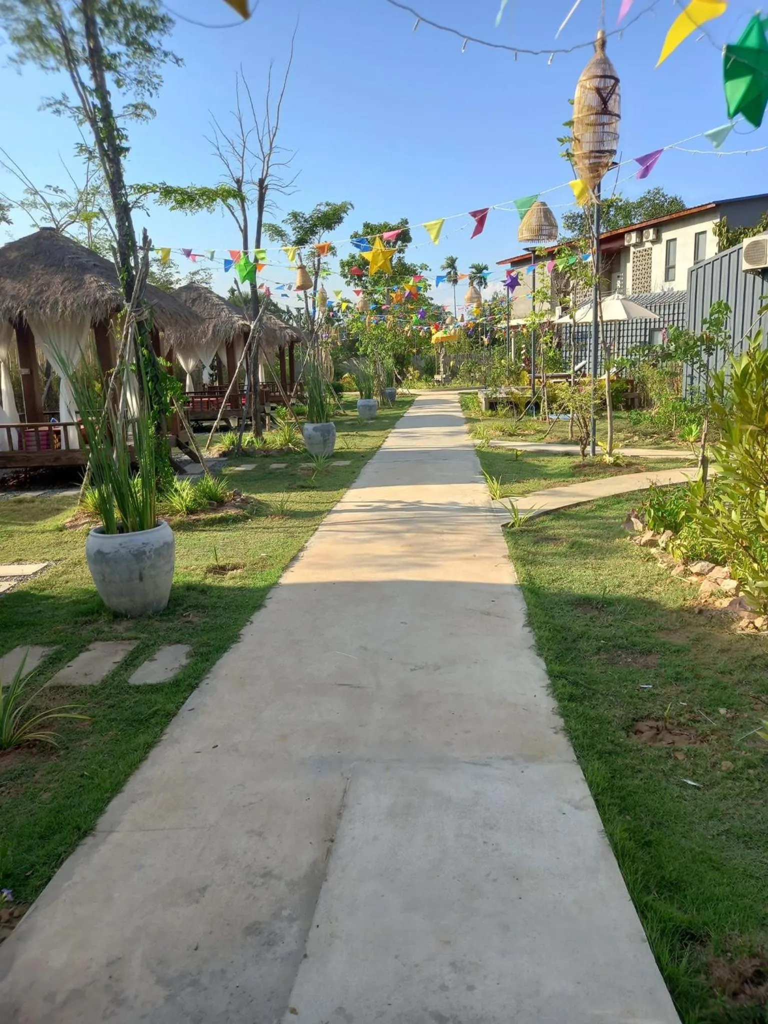 Street view in Kampot Tropical Village
