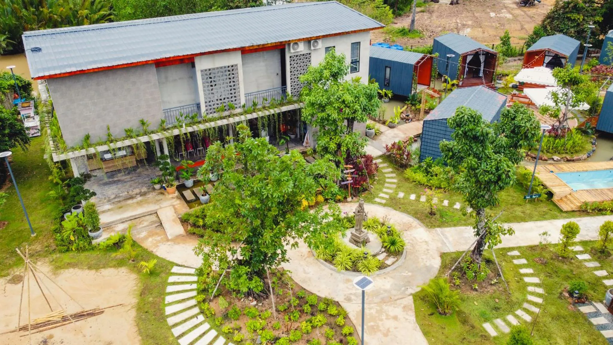 Property building in Kampot Tropical Village