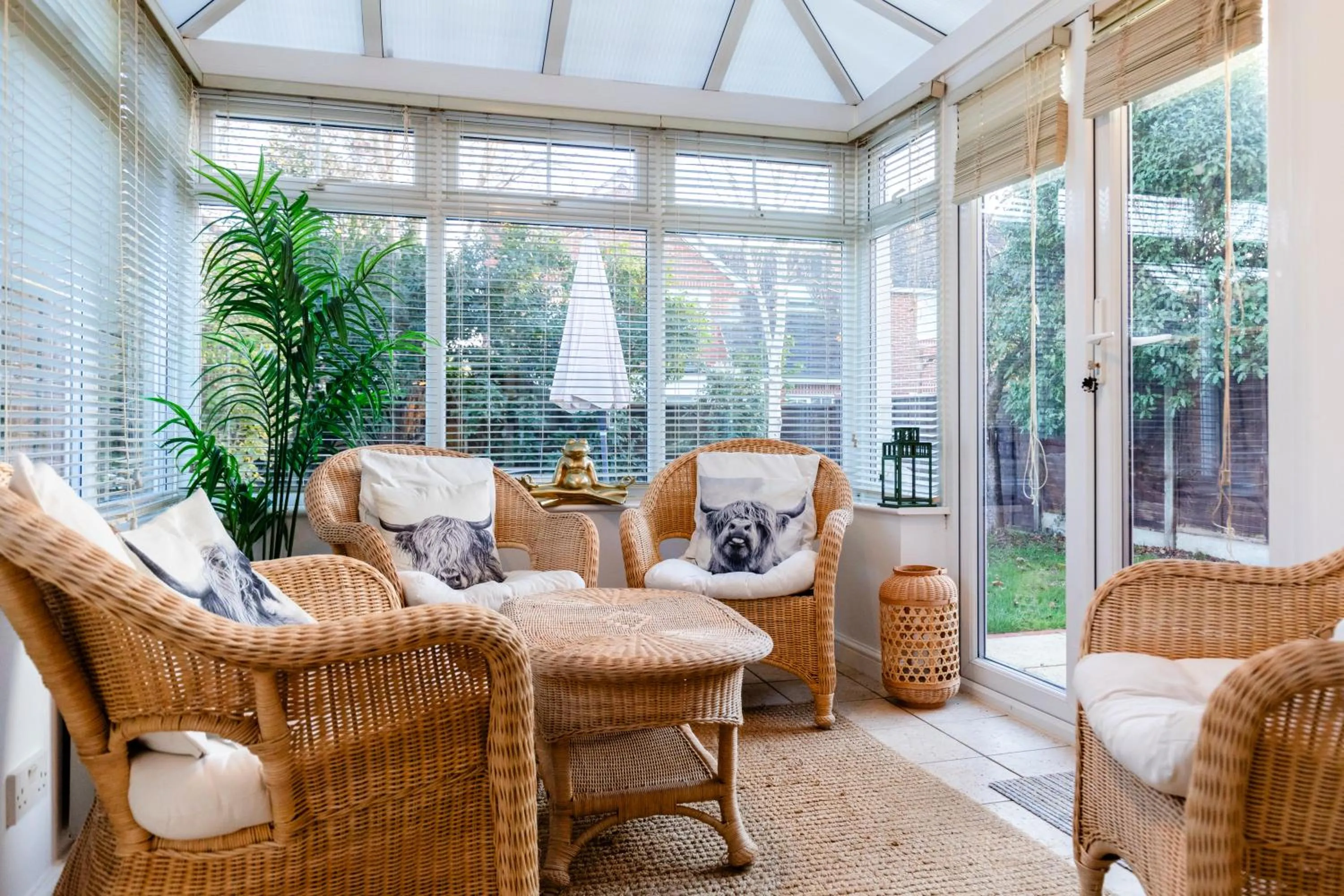 Chichester retreat house with free parking