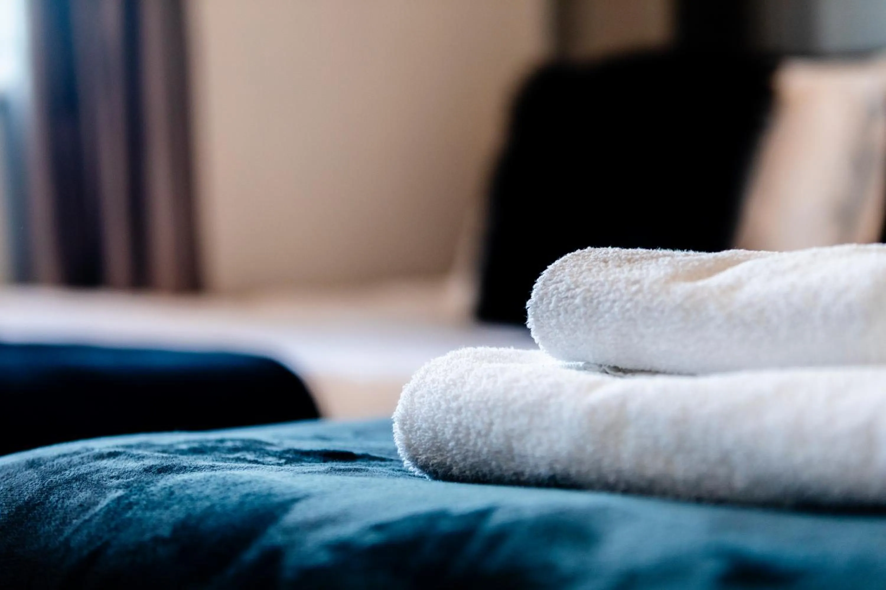 Bed in Chichester retreat house with free parking