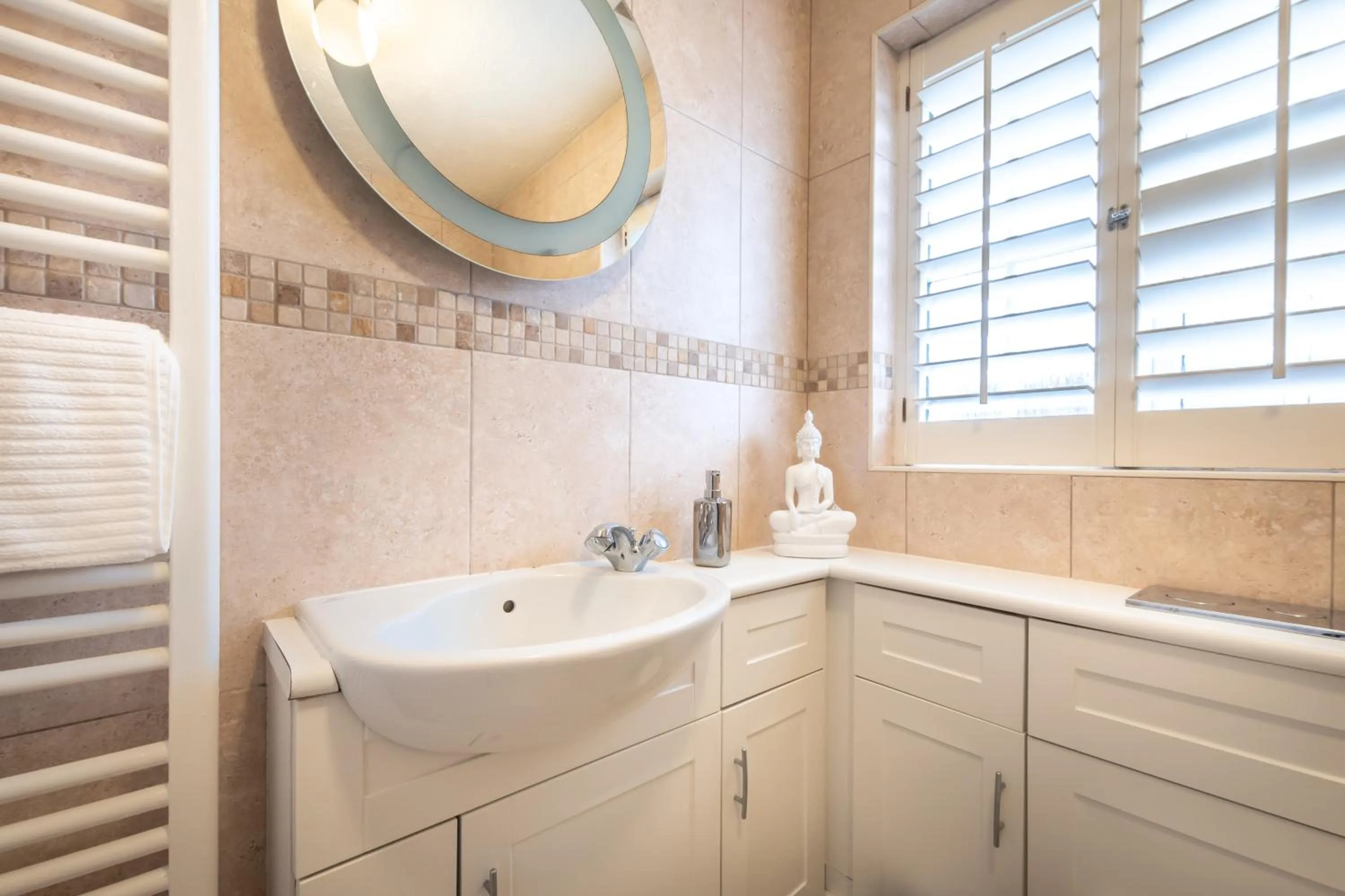 Bathroom in Chichester retreat house with free parking