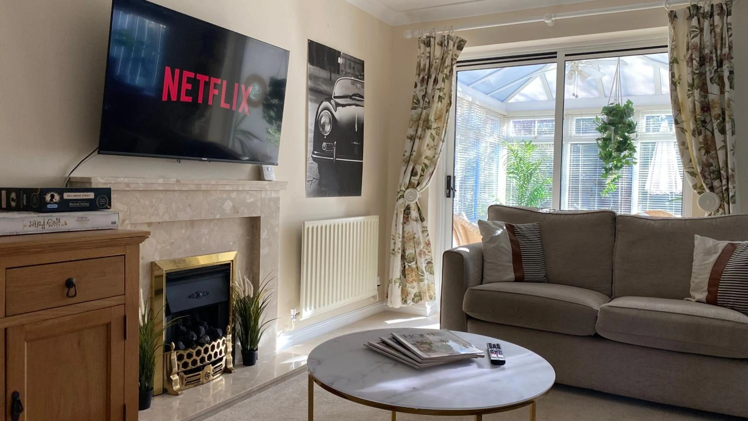 Chichester retreat house with free parking