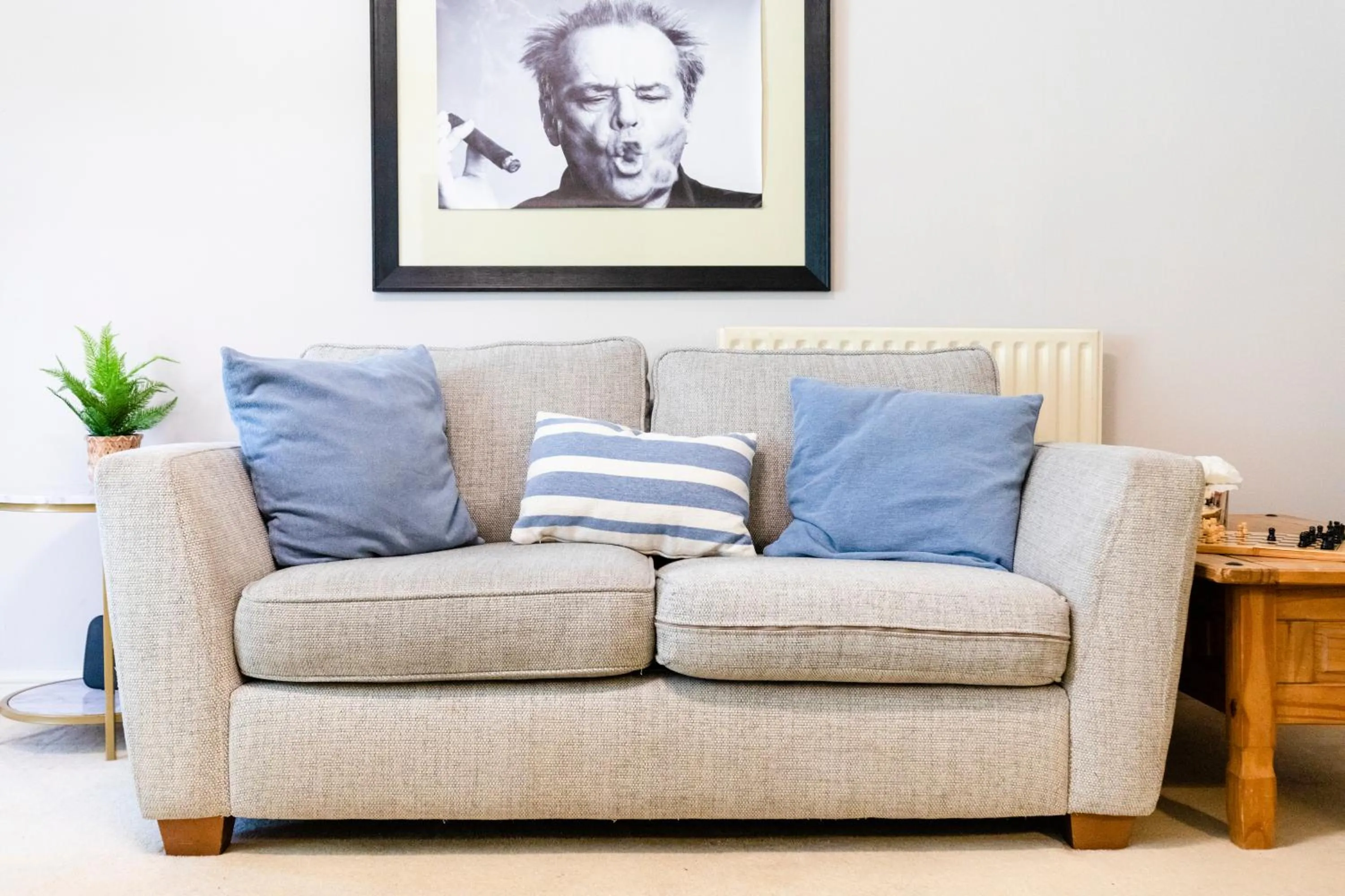 Chichester retreat house with free parking