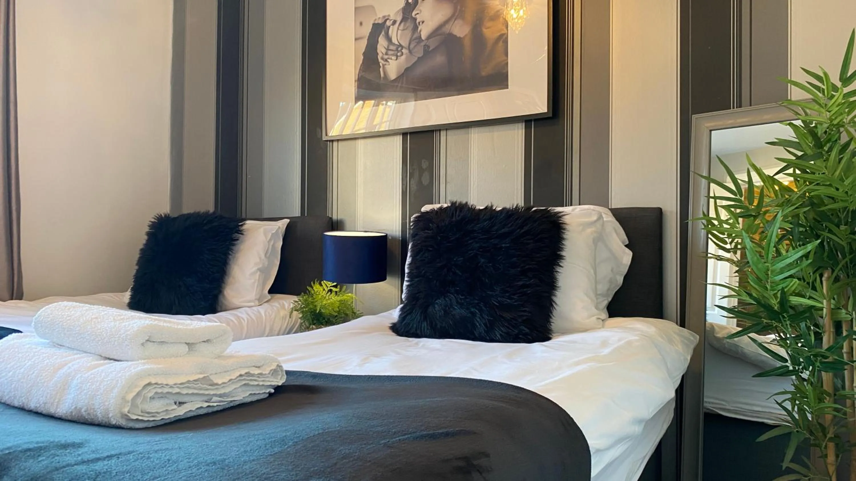 Bed in Chichester retreat house with free parking