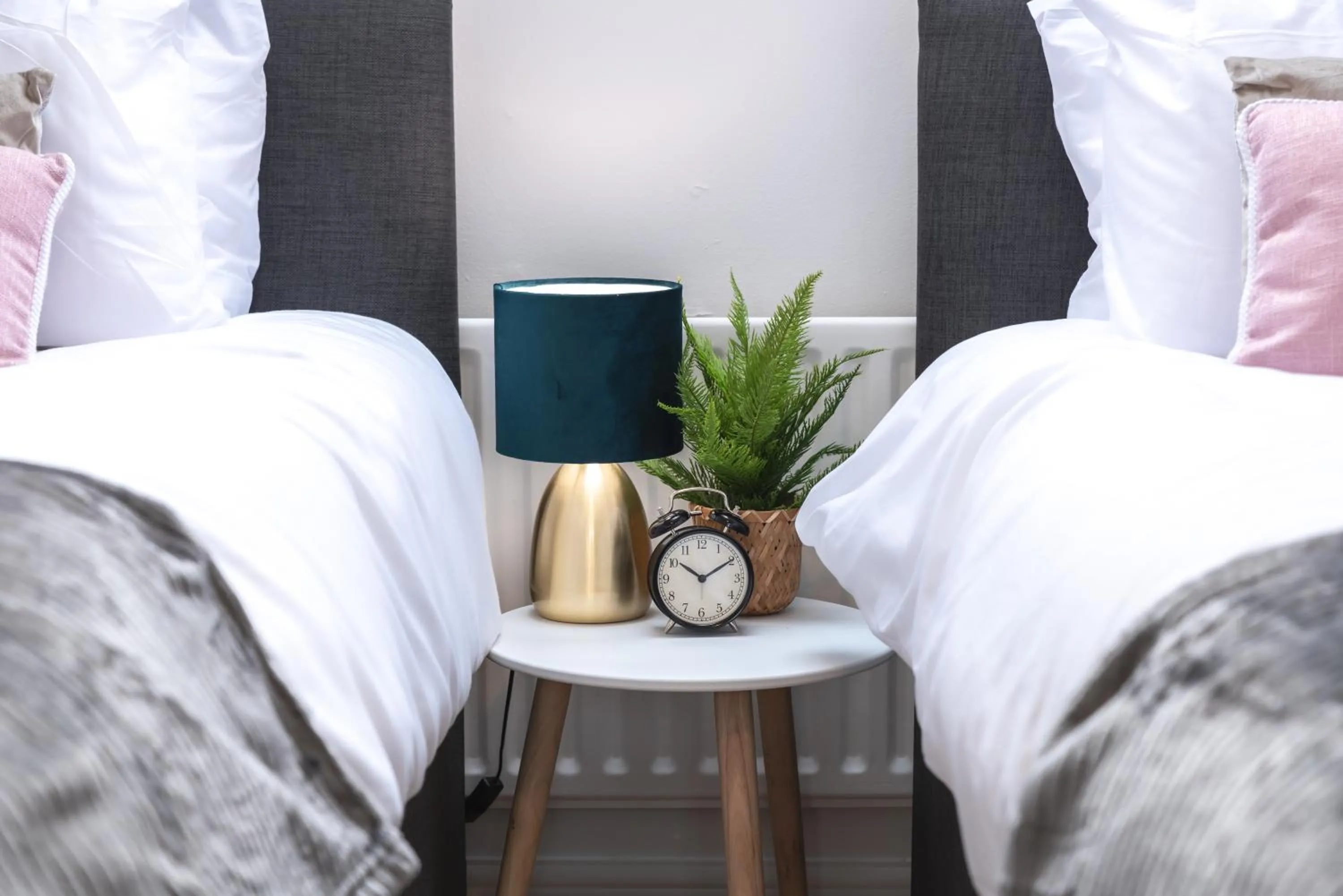 Bed in Chichester retreat house with free parking