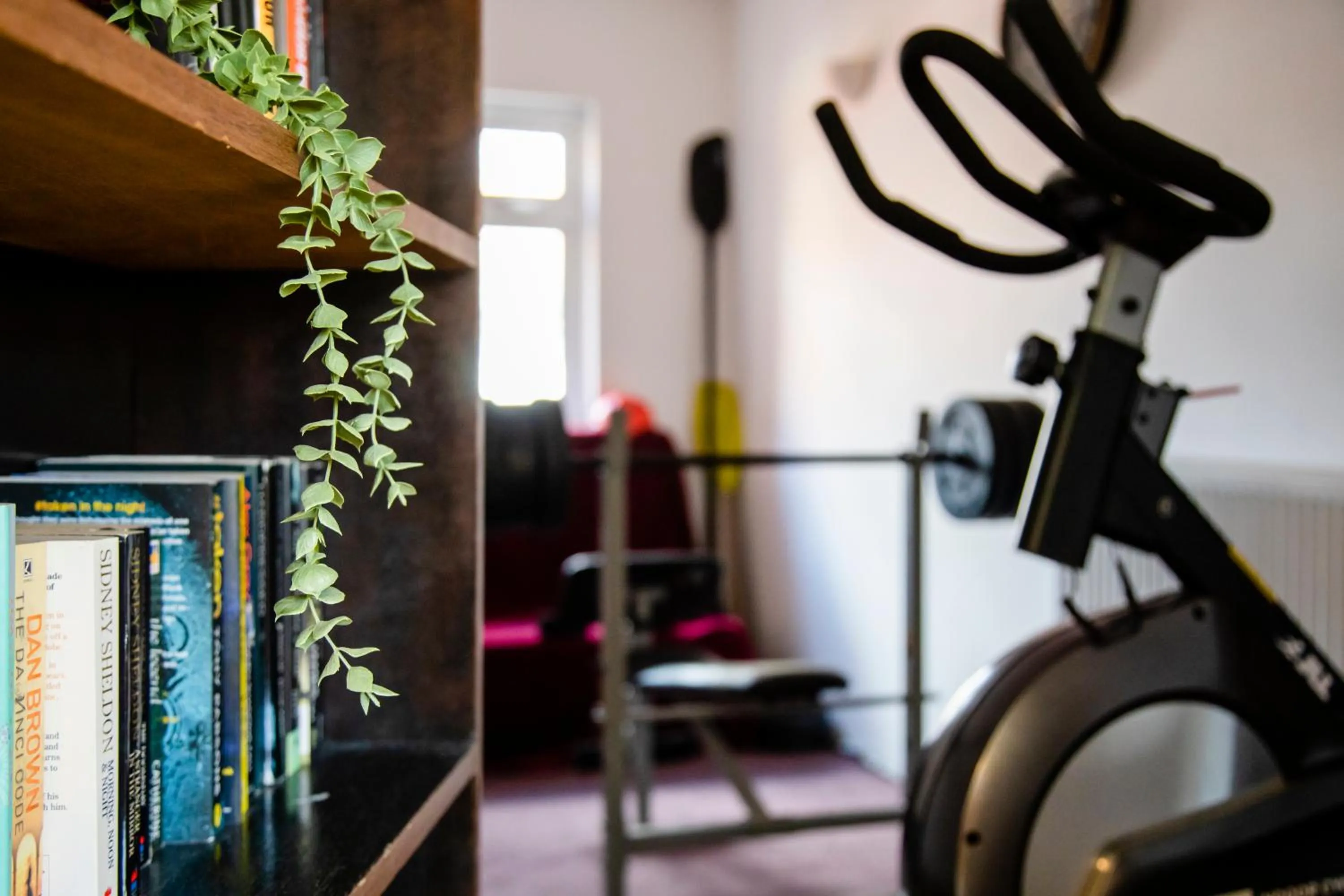 Chichester retreat house with free parking